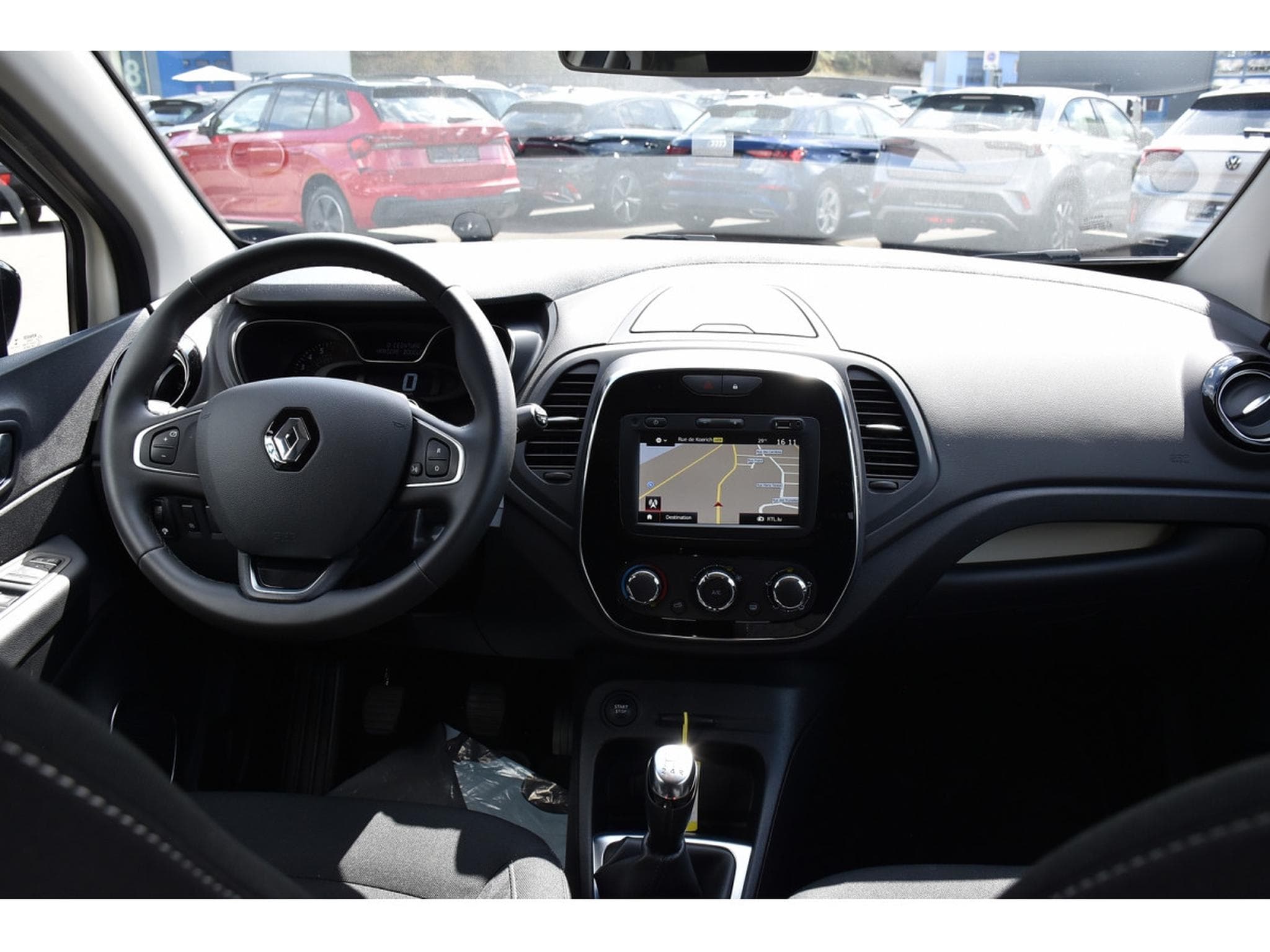 Renault Captur 0.9 TCe REGUL GPS PDC 1° MAIN (2019) - Photo 9
