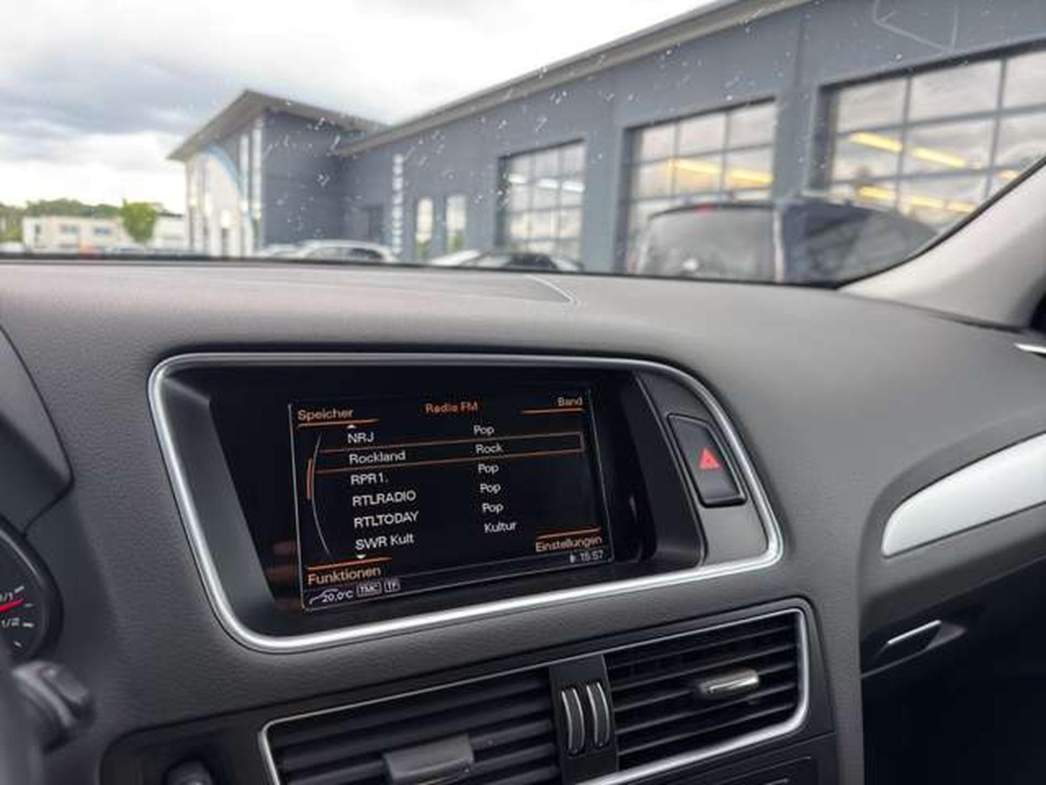 Audi Q5 2.0 TDI quattro/Navi/Kamera/19"/Xenon (2016) - Photo 16