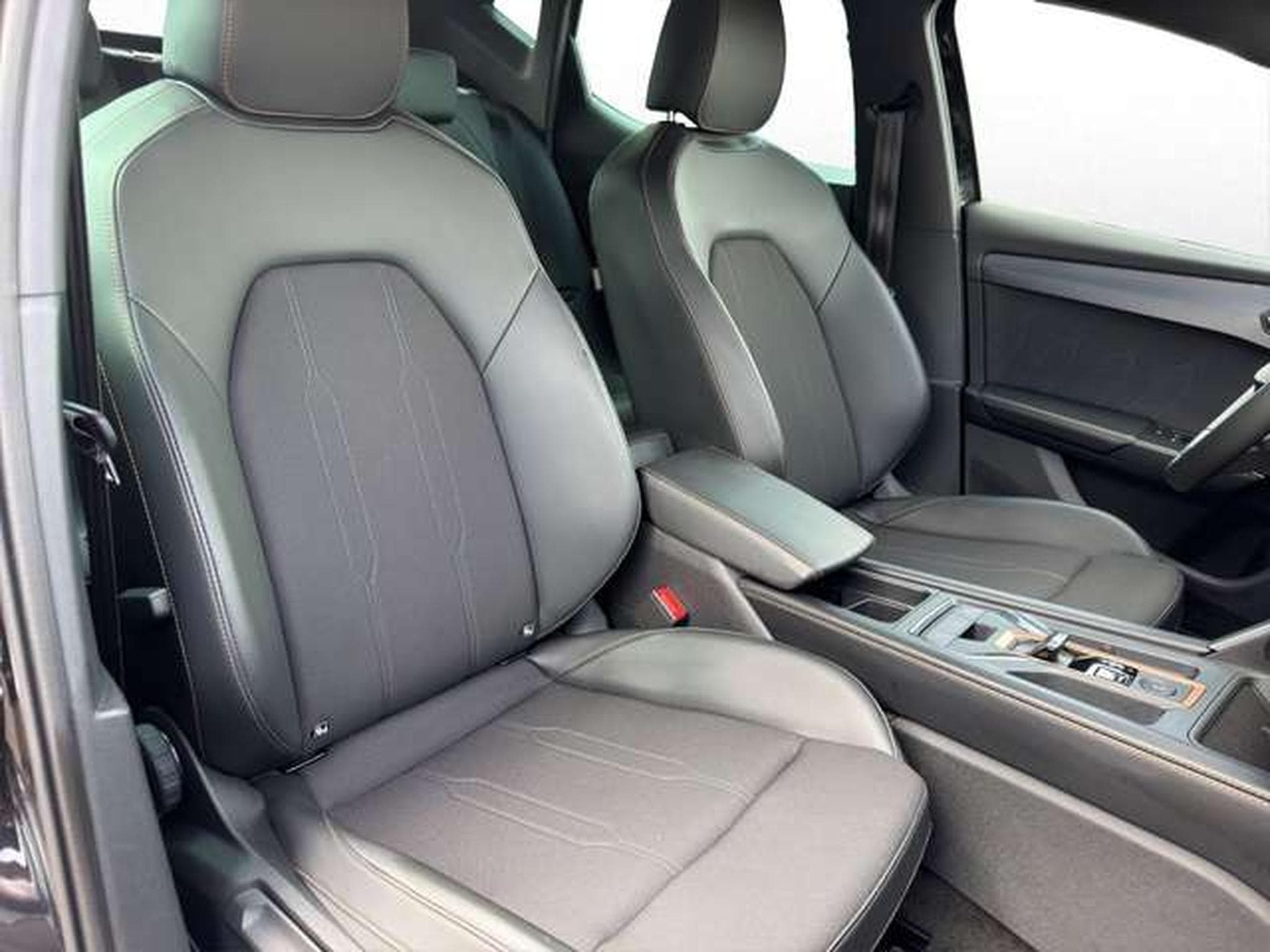 CUPRA Leon 1.5 eTSI/Navi/SHZ/18"Alu/Side-Assist/Kamera (2025) - Photo 15