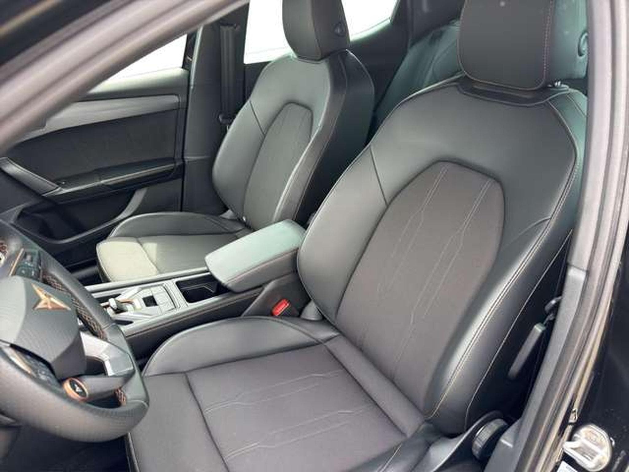 CUPRA Leon 1.5 eTSI/Navi/SHZ/18"Alu/Side-Assist/Kamera (2025) - Photo 9