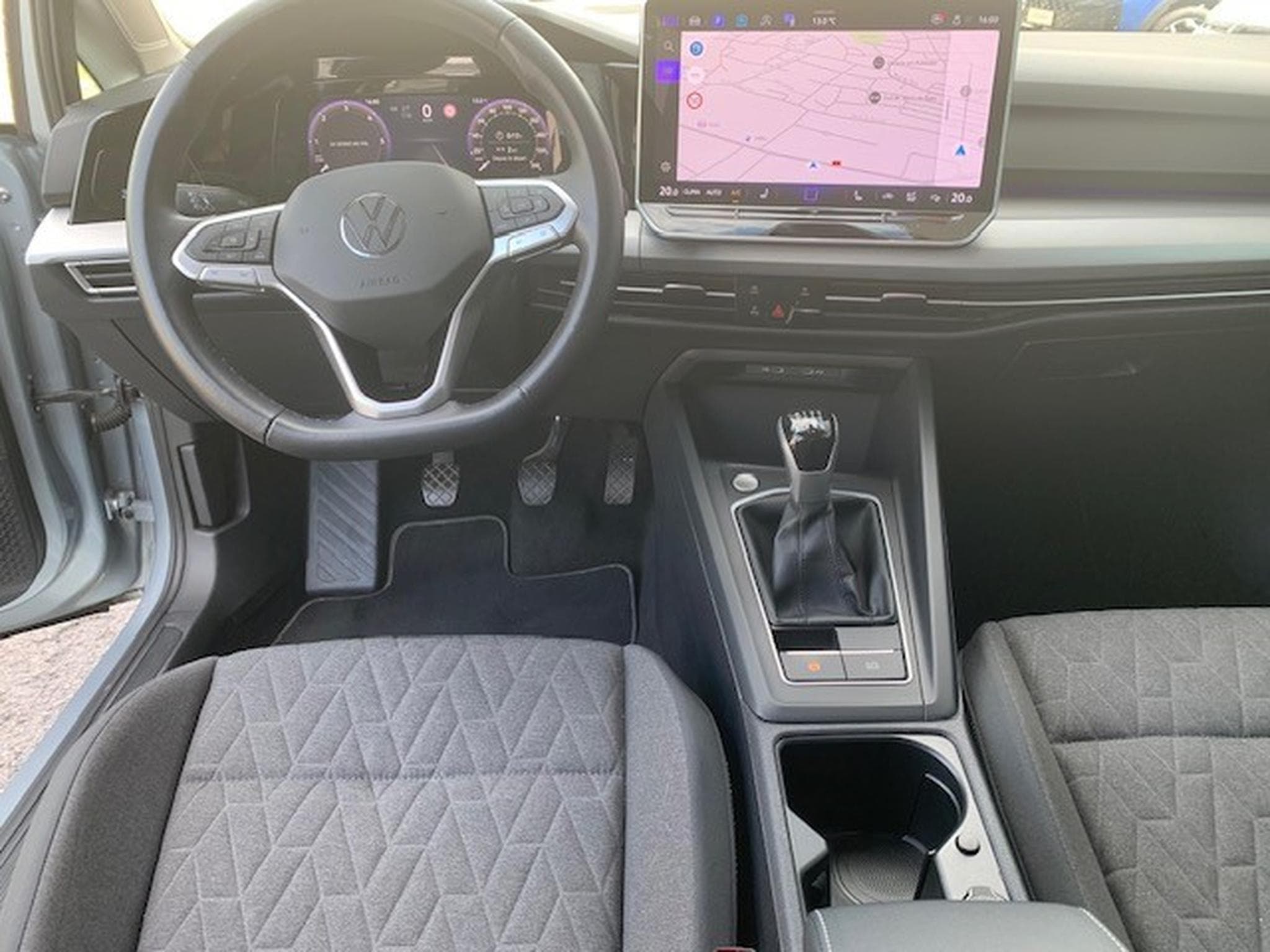 VW Golf LIFE 2.0TDI 116CV 6VITESSES (2024) - Photo 3