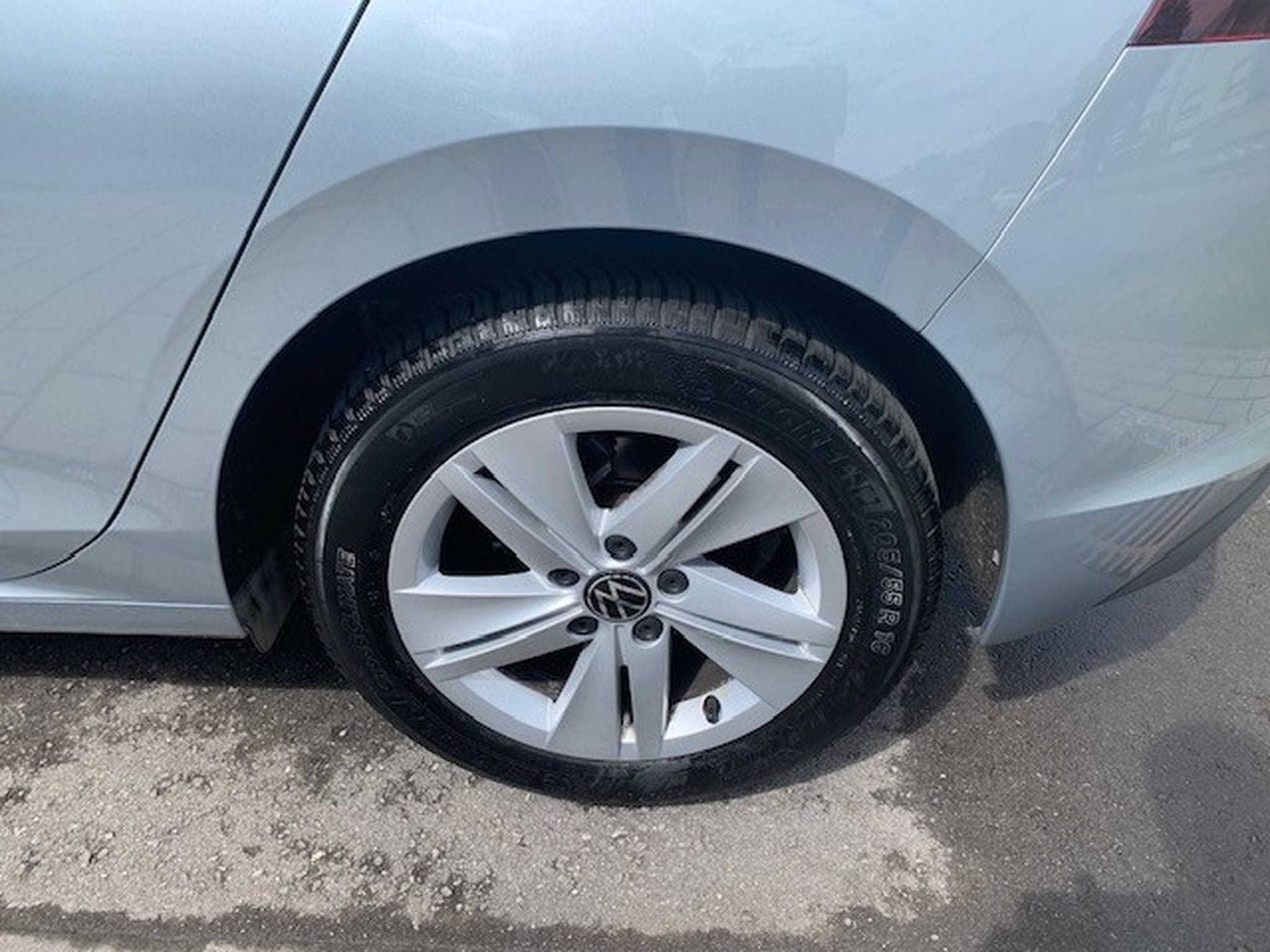 VW Golf LIFE 2.0TDI 116CV 6VITESSES (2024) - Photo 4