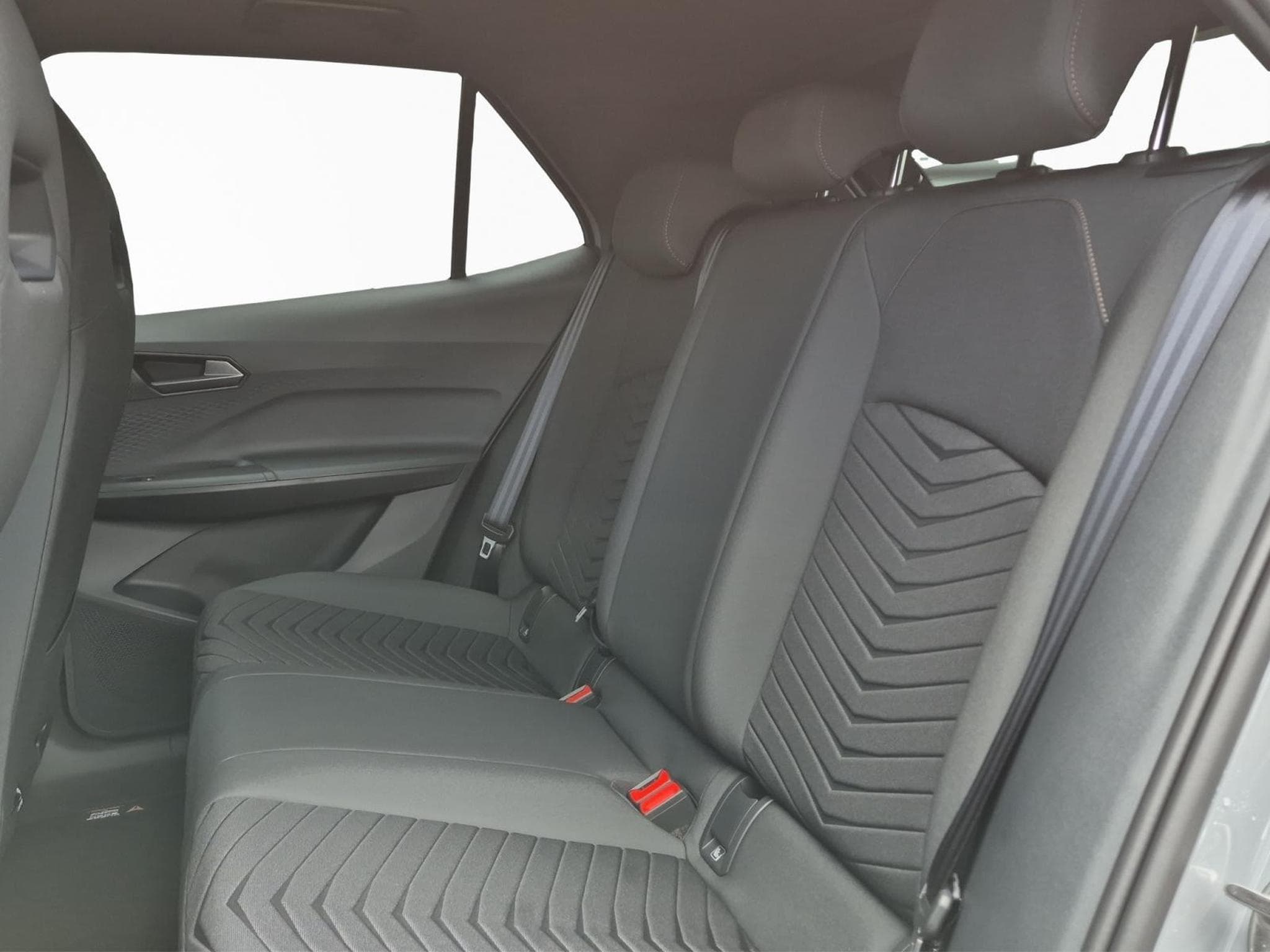 Cupra Born 6,000€ Luxembourg BEV incentive eligible T&Cs apply (2026) - Photo 16