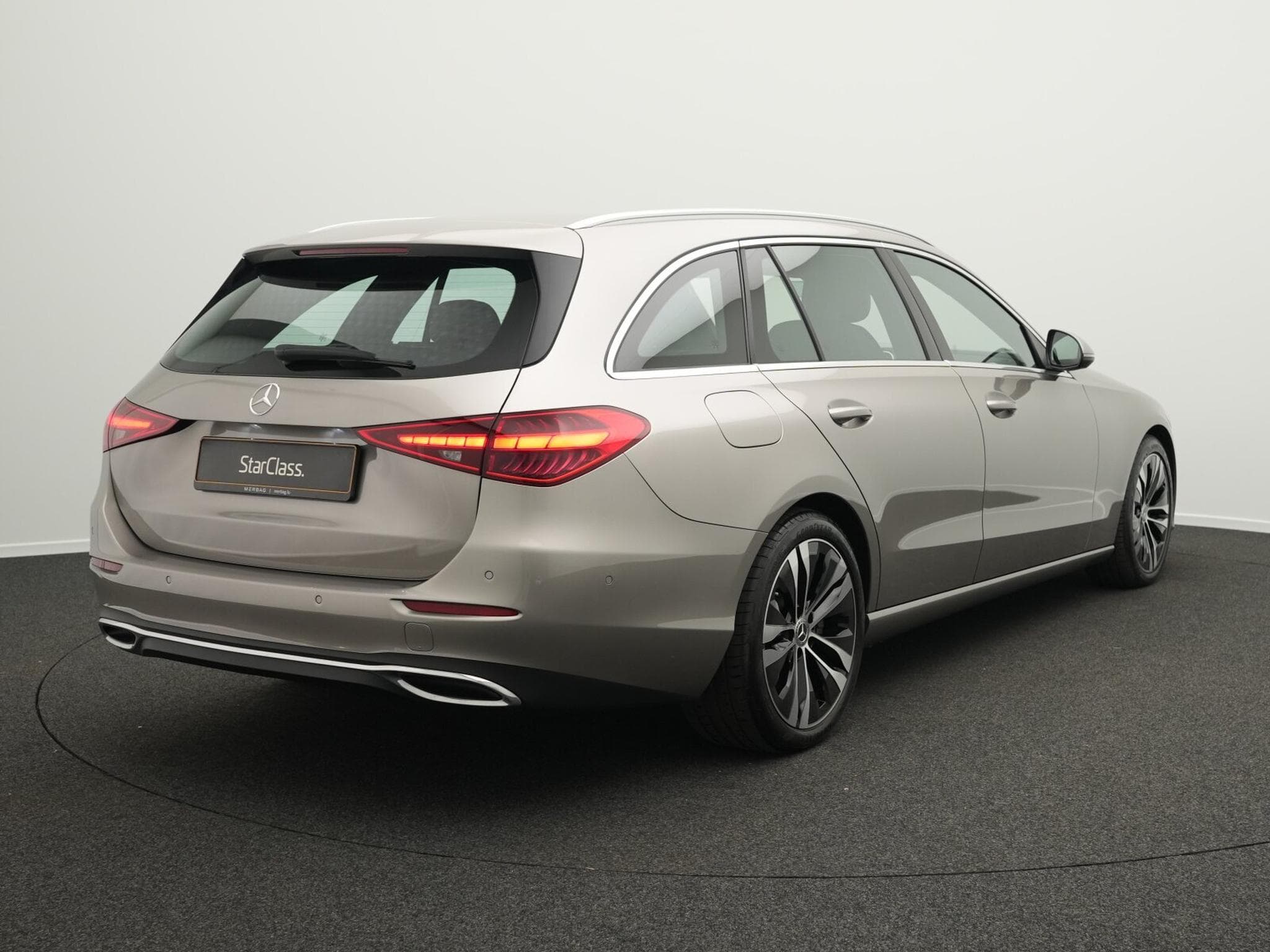 Mercedes C 200 d T Avantgarde LED+Kamera+Totw+AHK+Memo (2023) - Foto 3