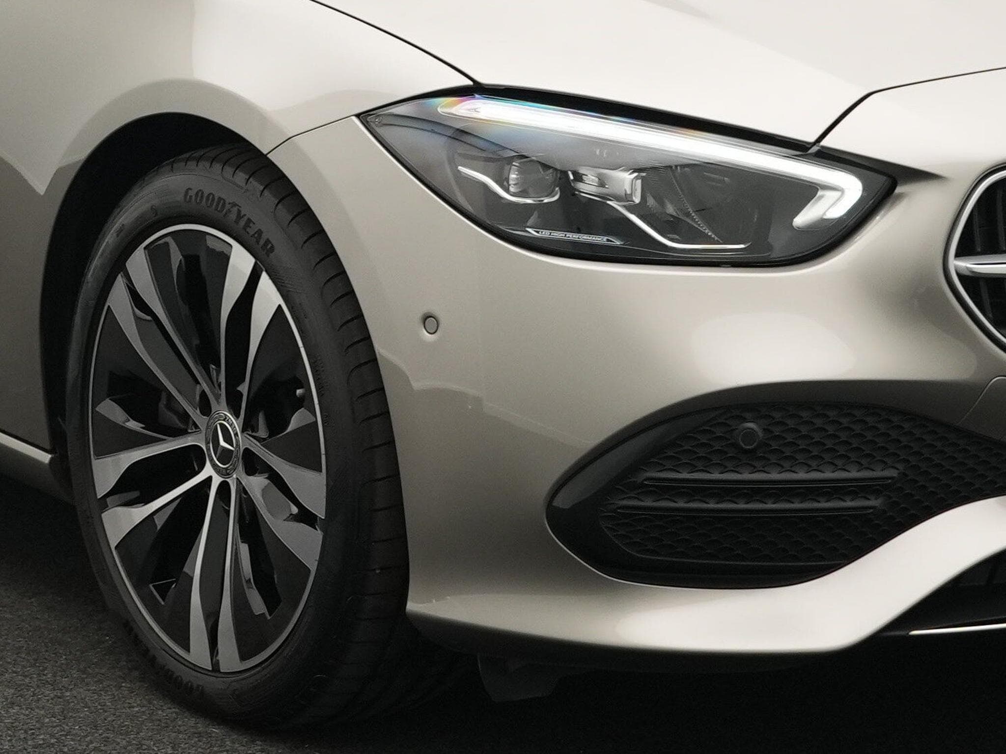 Mercedes C 200 d T Avantgarde LED+Kamera+Totw+AHK+Memo (2023) - Foto 7