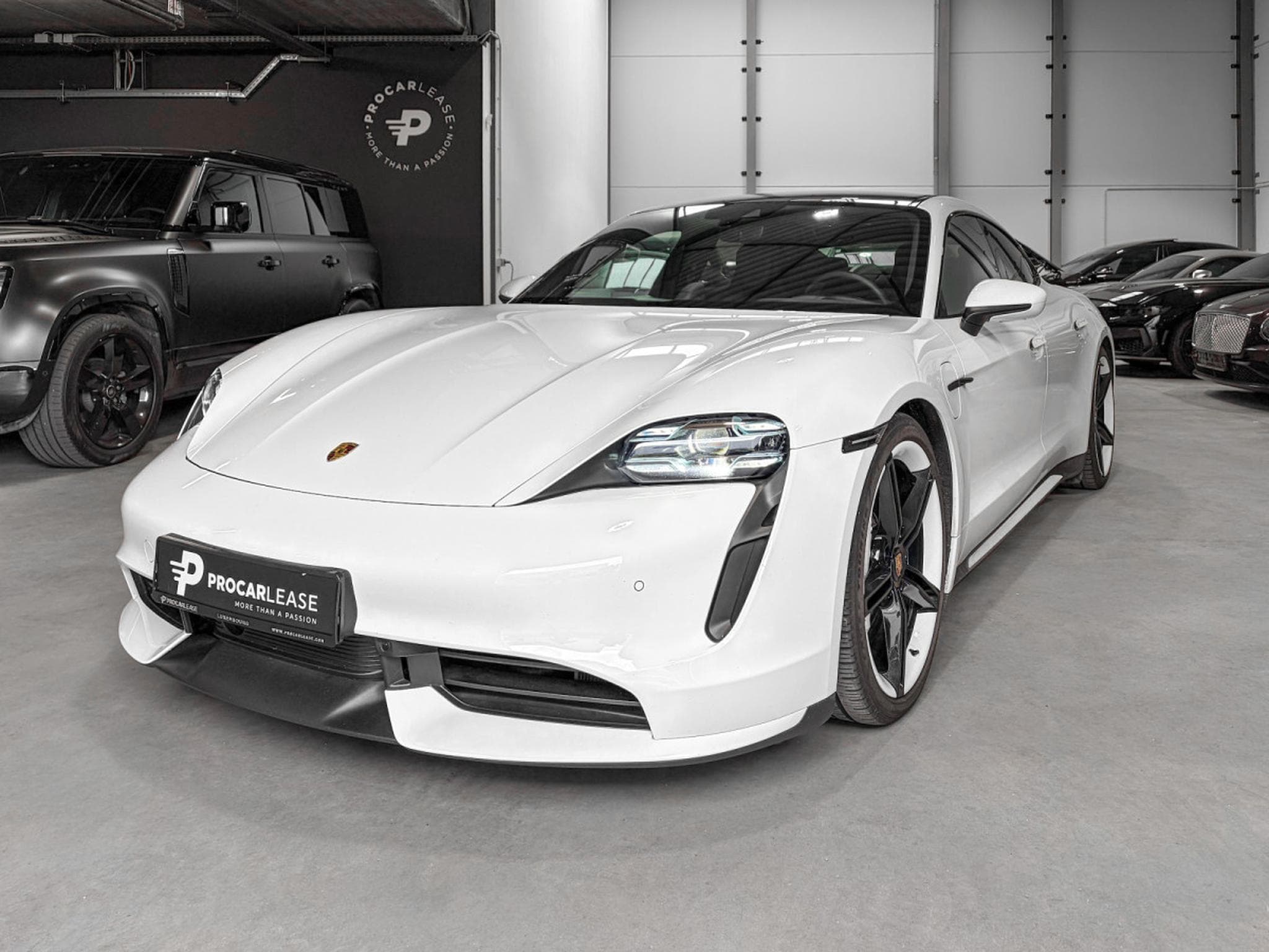 Porsche Taycan PORSCHE TAYCAN TURBO PURE WHITE | SPORT CHRONO | TOIT PANO | (2020) - Photo 1