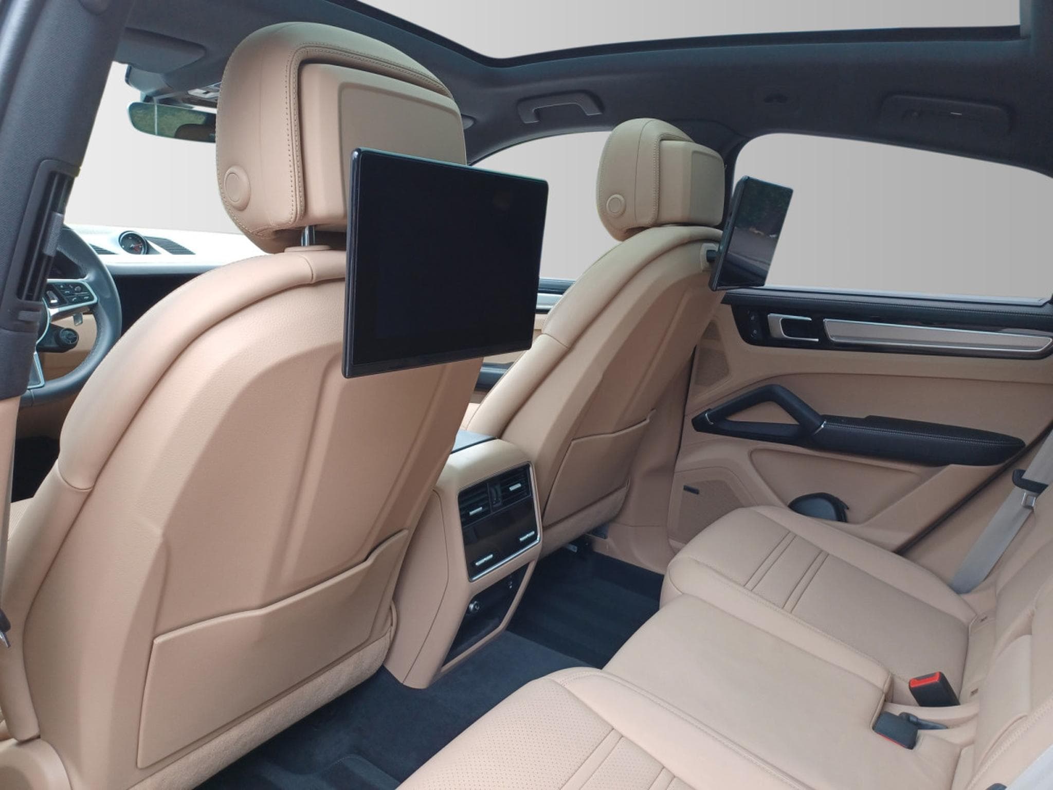 Porsche Cayenne E-Hybrid Coupé Platinum Edition (2023) - Foto 15