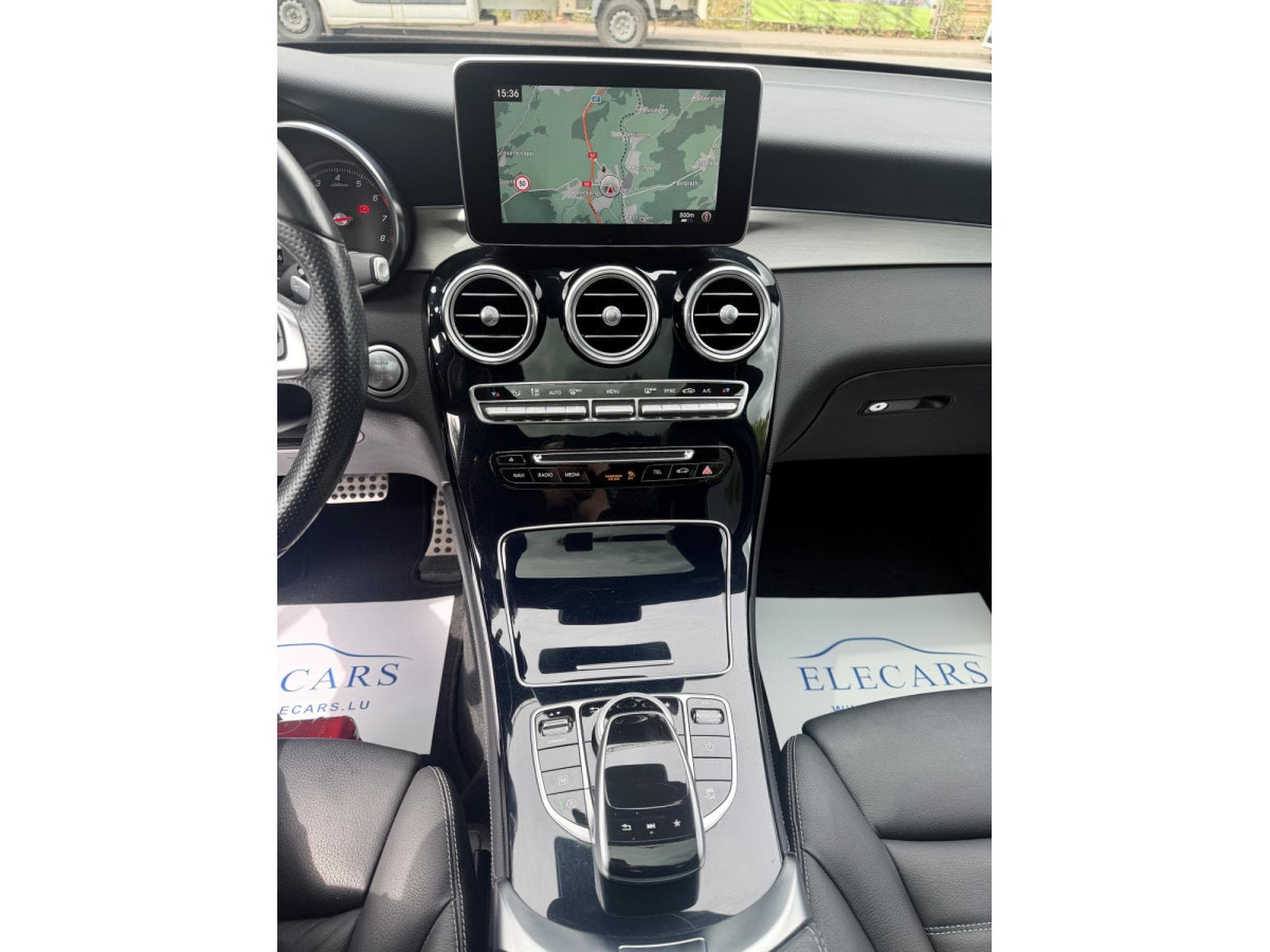 Mercedes GLC 250 4Matic AMG Line PANO/360°/MEMORY/20" (2018) - Photo 12