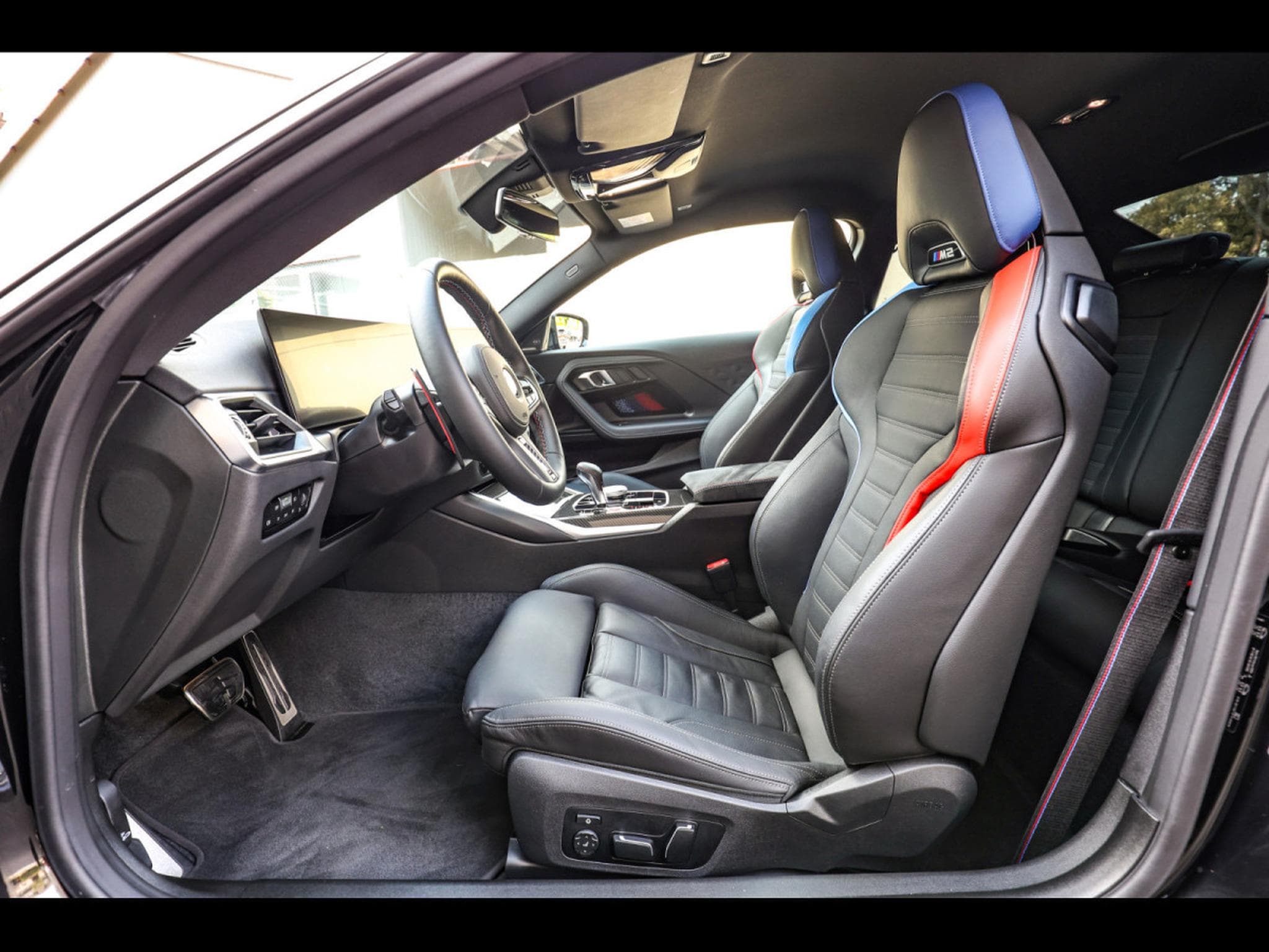 BMW M2 COUPE (G87) - BLACK SAPPHIRE METALLIC (2024) - Photo 11