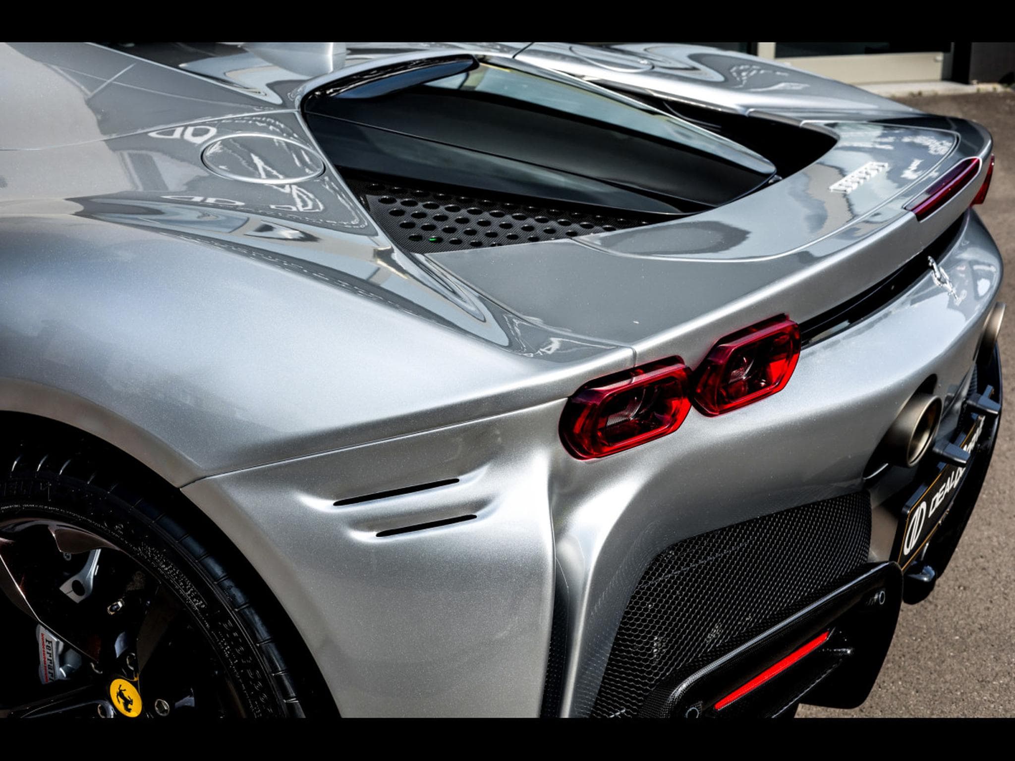 Ferrari SF90 ATELIER (1000 CH) – SANUSILVER X NERO PUROSANGUE – PPF (2025) - Photo 25