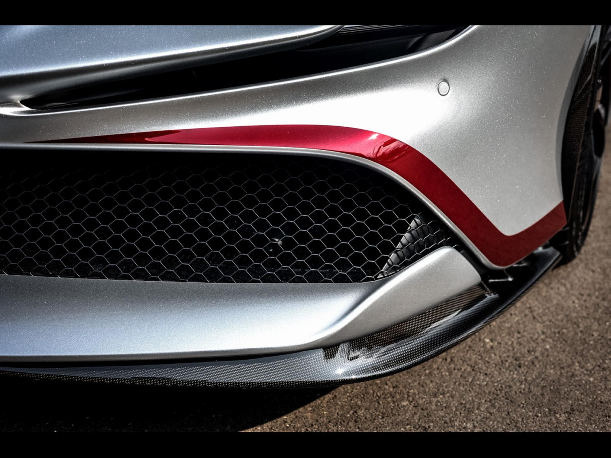 Ferrari SF90 SPIDER ATELIER (1000 CH) – SANUSILVER X NERO PUROSANGUE – PP (2025) - Foto 23