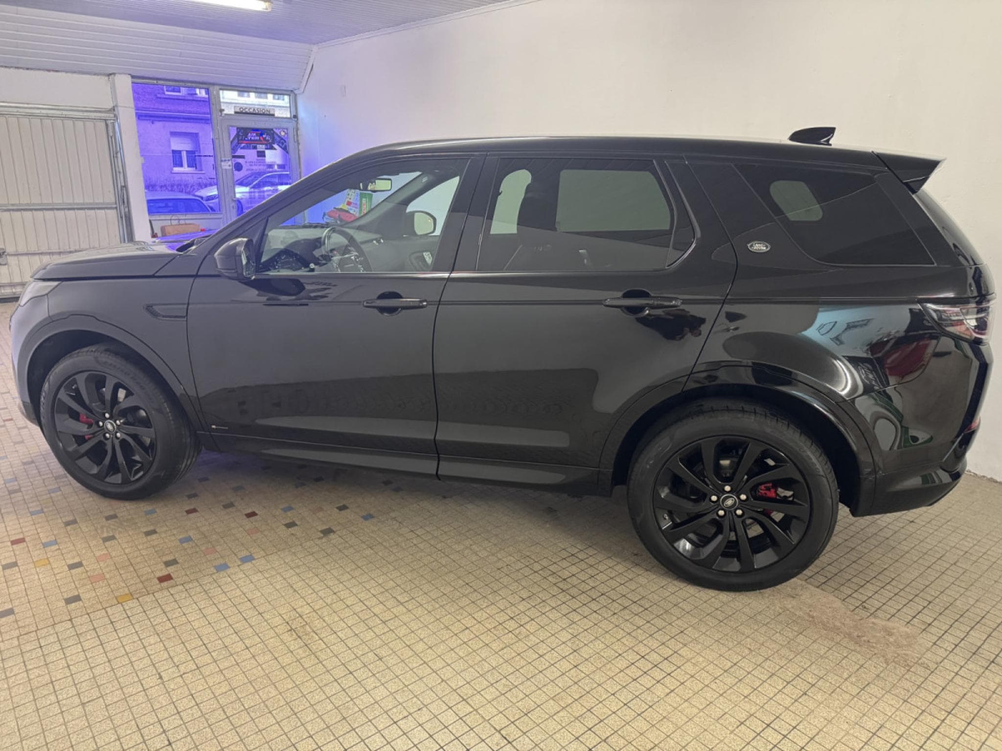 Land-Rover Discovery Sport 2.0D 180Ps Automatik R-Dynamic Black Edition Vol (2019) - Foto 6