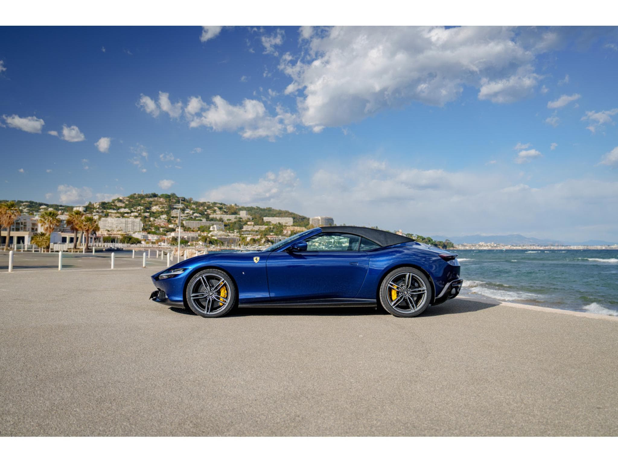 Ferrari Roma Spider - Passenger Display - Carbon - Recaro Daytona (2025) - Photo 5