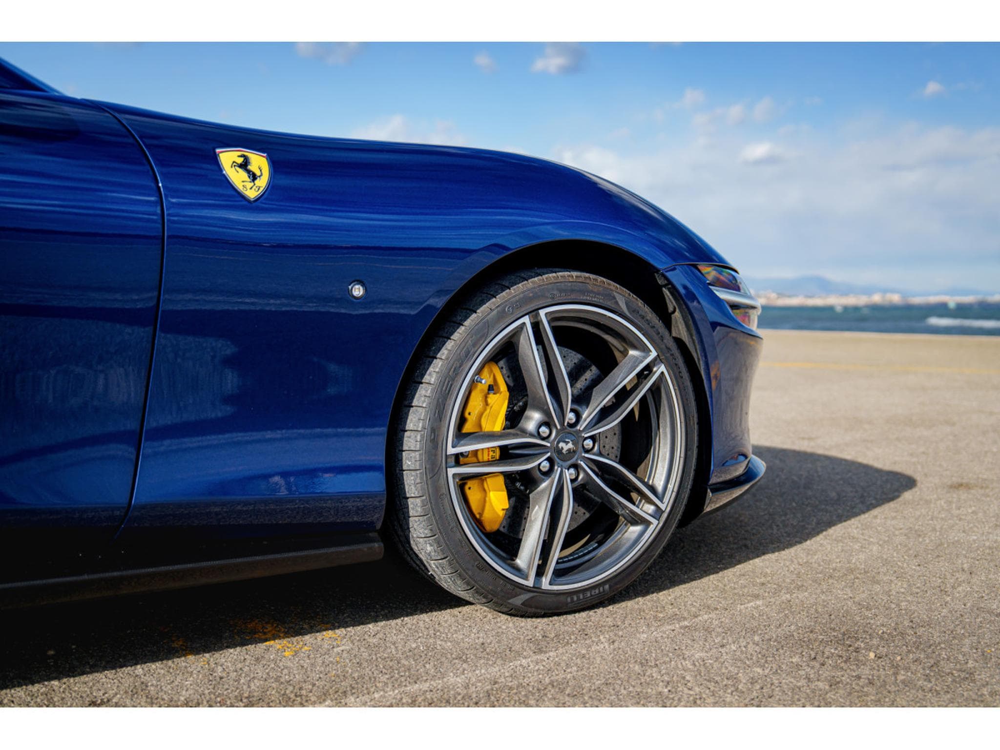 Ferrari Roma Spider - Passenger Display - Carbon - Recaro Daytona (2025) - Photo 7
