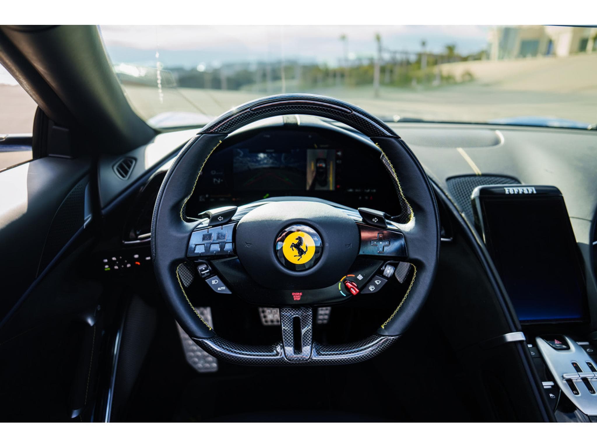 Ferrari Roma Spider - Passenger Display - Carbon - Recaro Daytona (2025) - Photo 9
