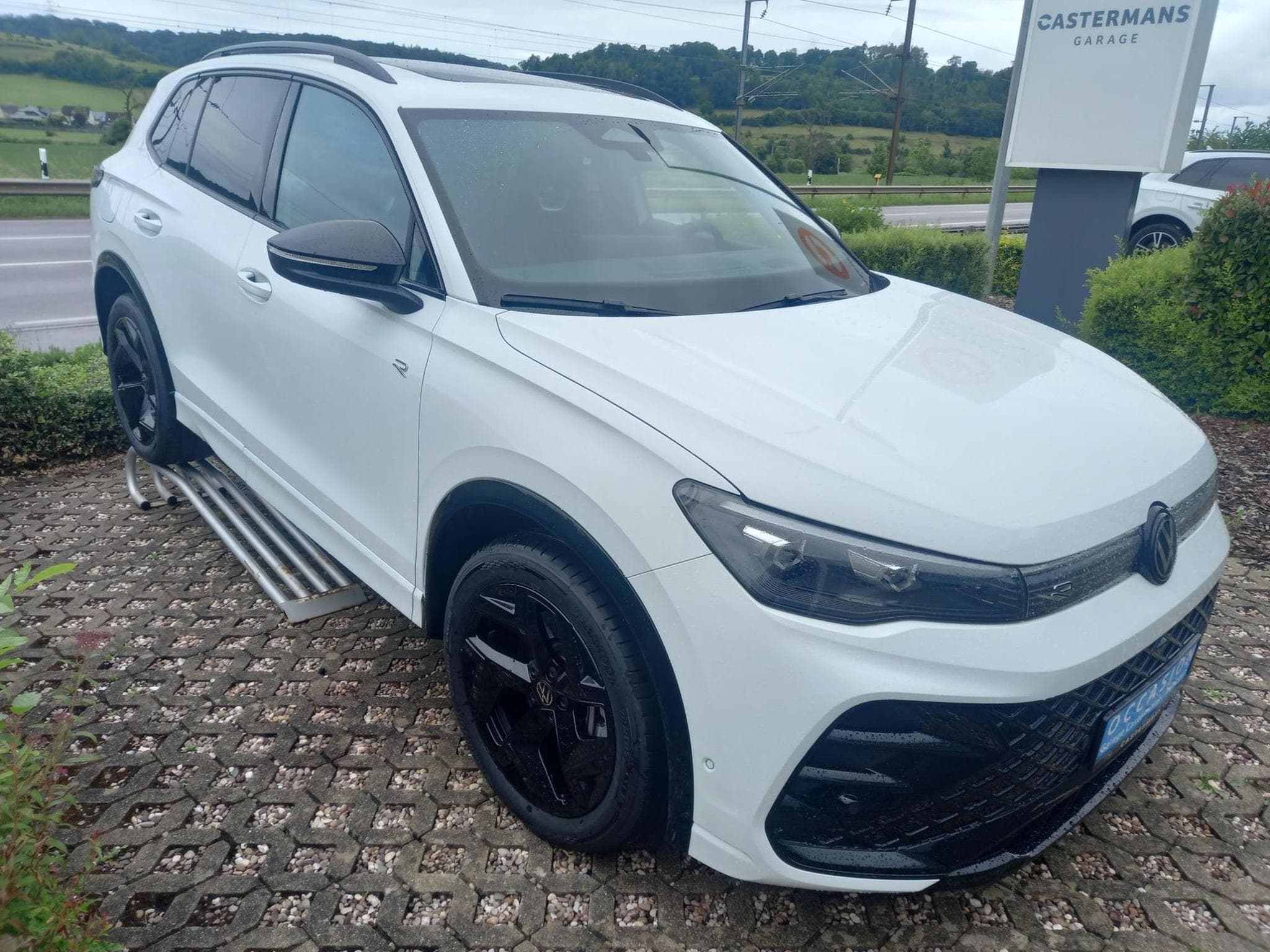 VW Tiguan R-Line 2.0 TDI (2025) - Photo 10
