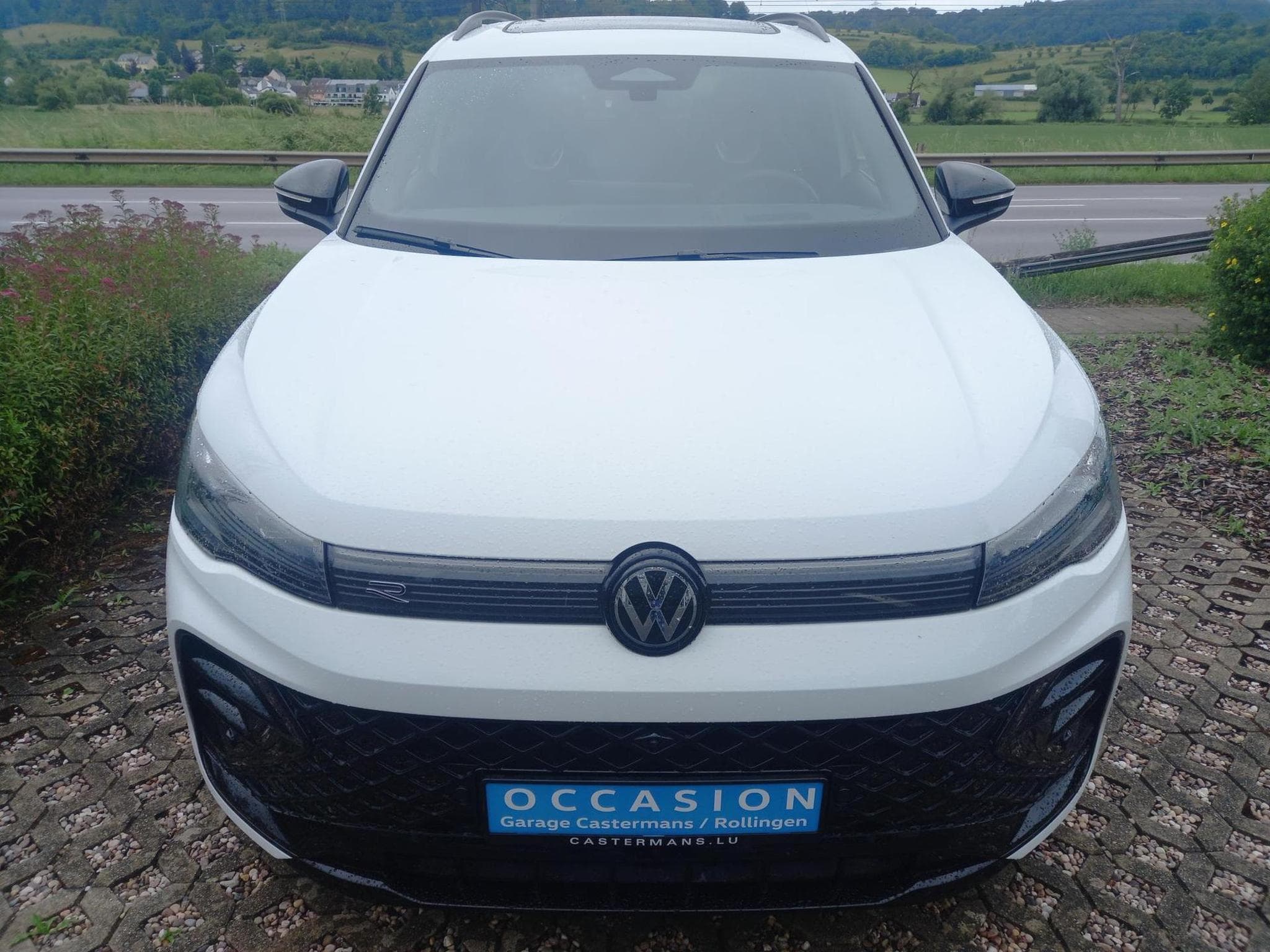 VW Tiguan R-Line 2.0 TDI (2025) - Photo 9
