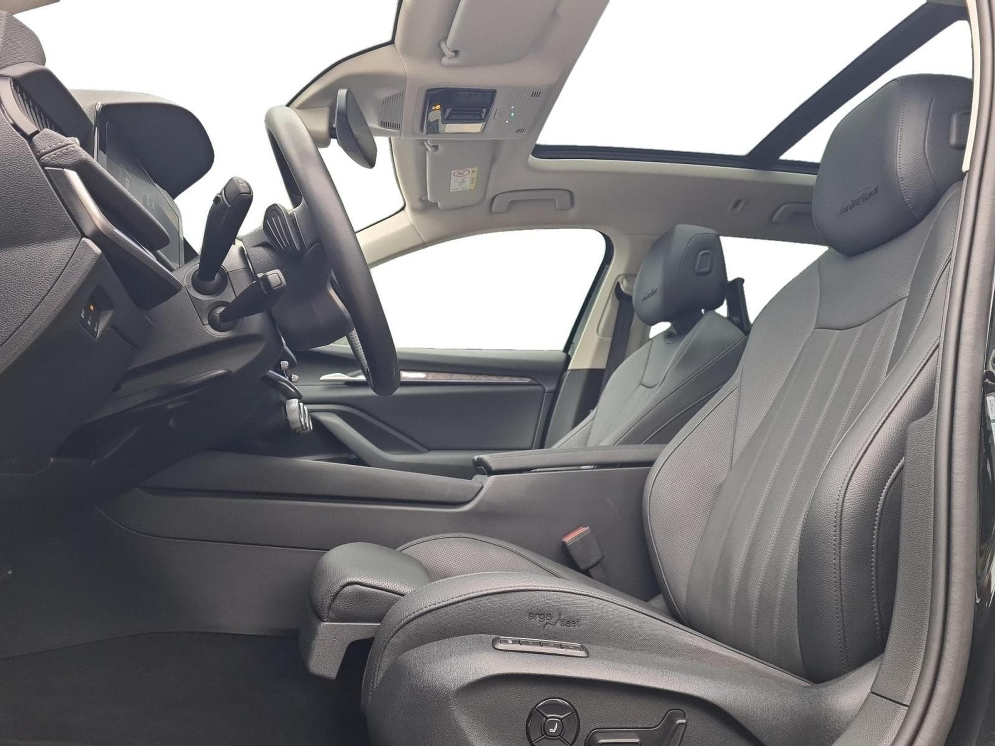 Skoda Superb 2.0 TDI 142 kW 4x4 L&K (2025) - Photo 13