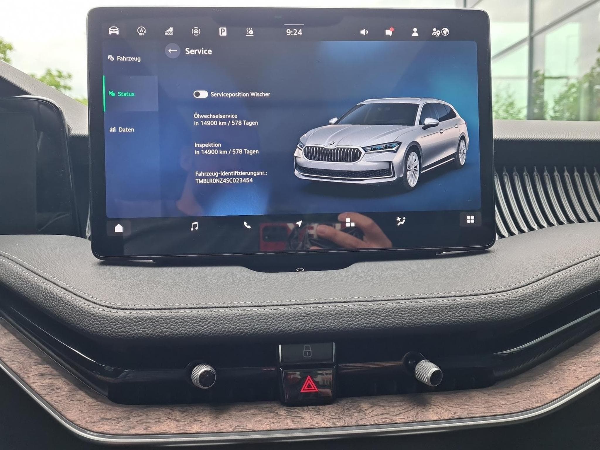 Skoda Superb 2.0 TDI 142 kW 4x4 L&K (2025) - Photo 24