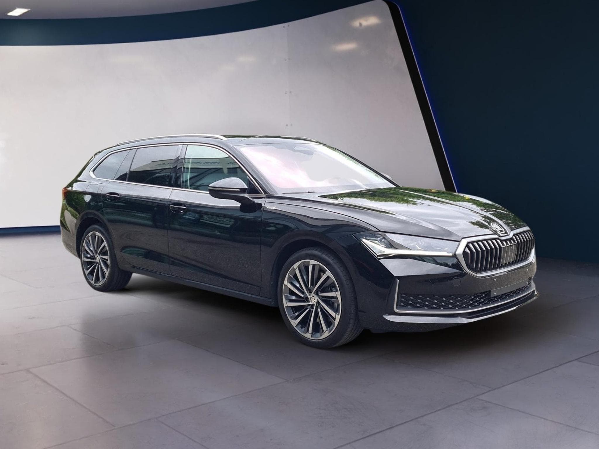 Skoda Superb 2.0 TDI 142 kW 4x4 L&K (2025) - Photo 3