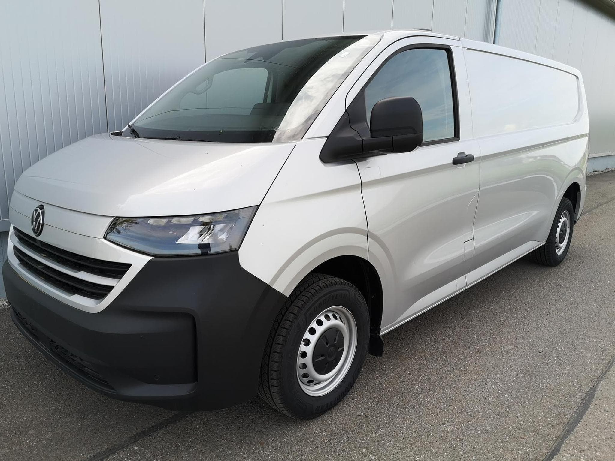 VW e-Transporter Kasten BEV 100 kW RWD LR (2026) - Foto 1