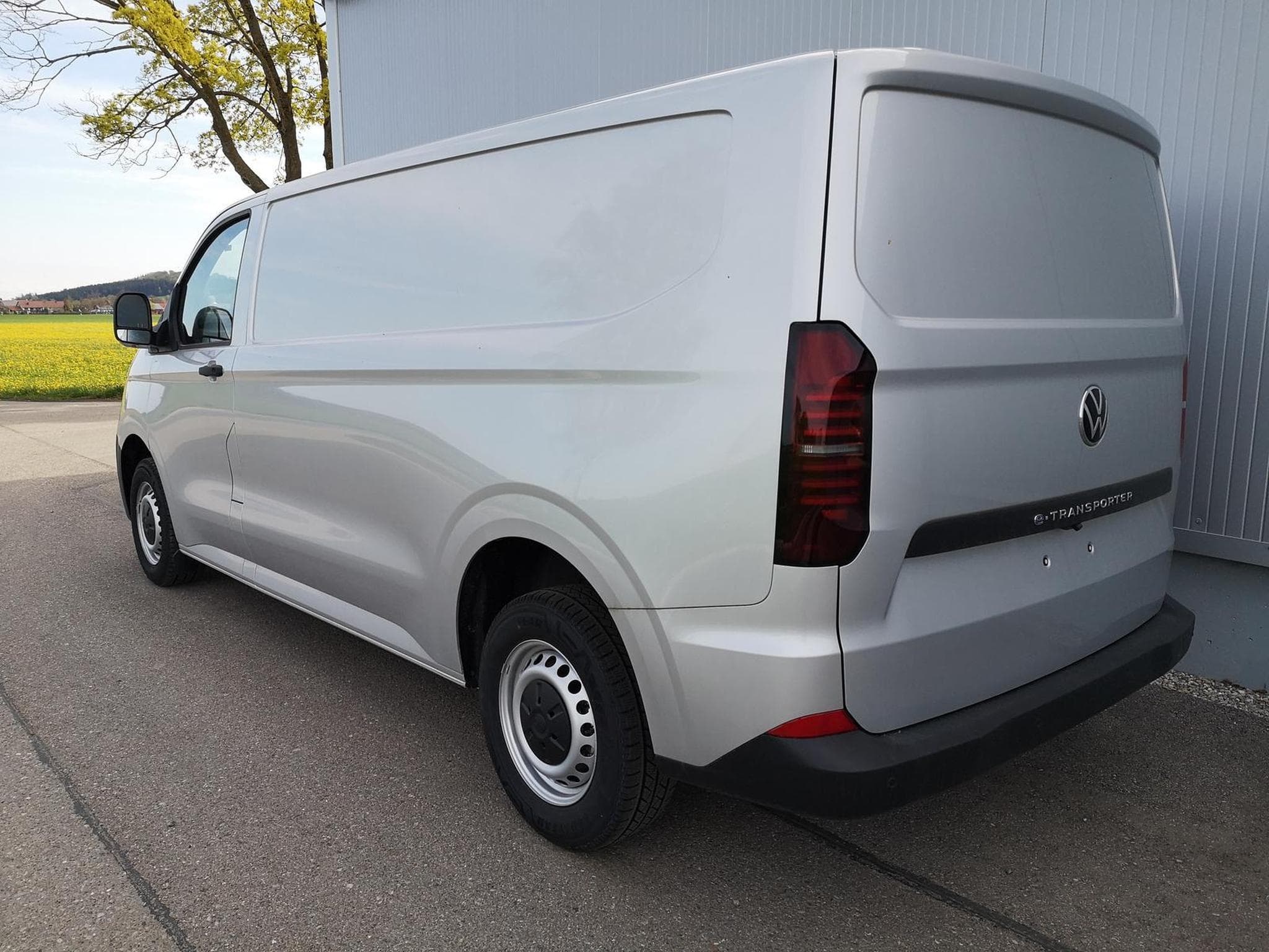 VW e-Transporter Kasten BEV 100 kW RWD LR (2026) - Foto 2