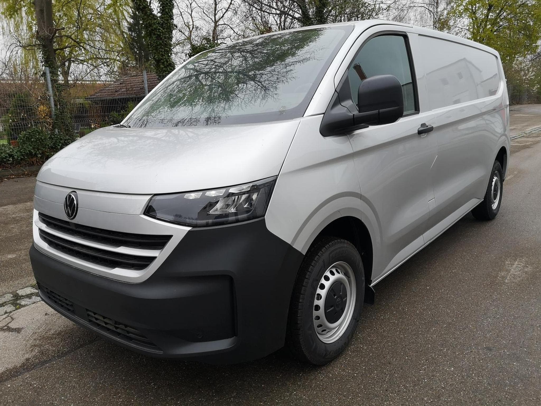 VW e-Transporter Kasten BEV 100 kW RWD LR (2026) - Foto 1