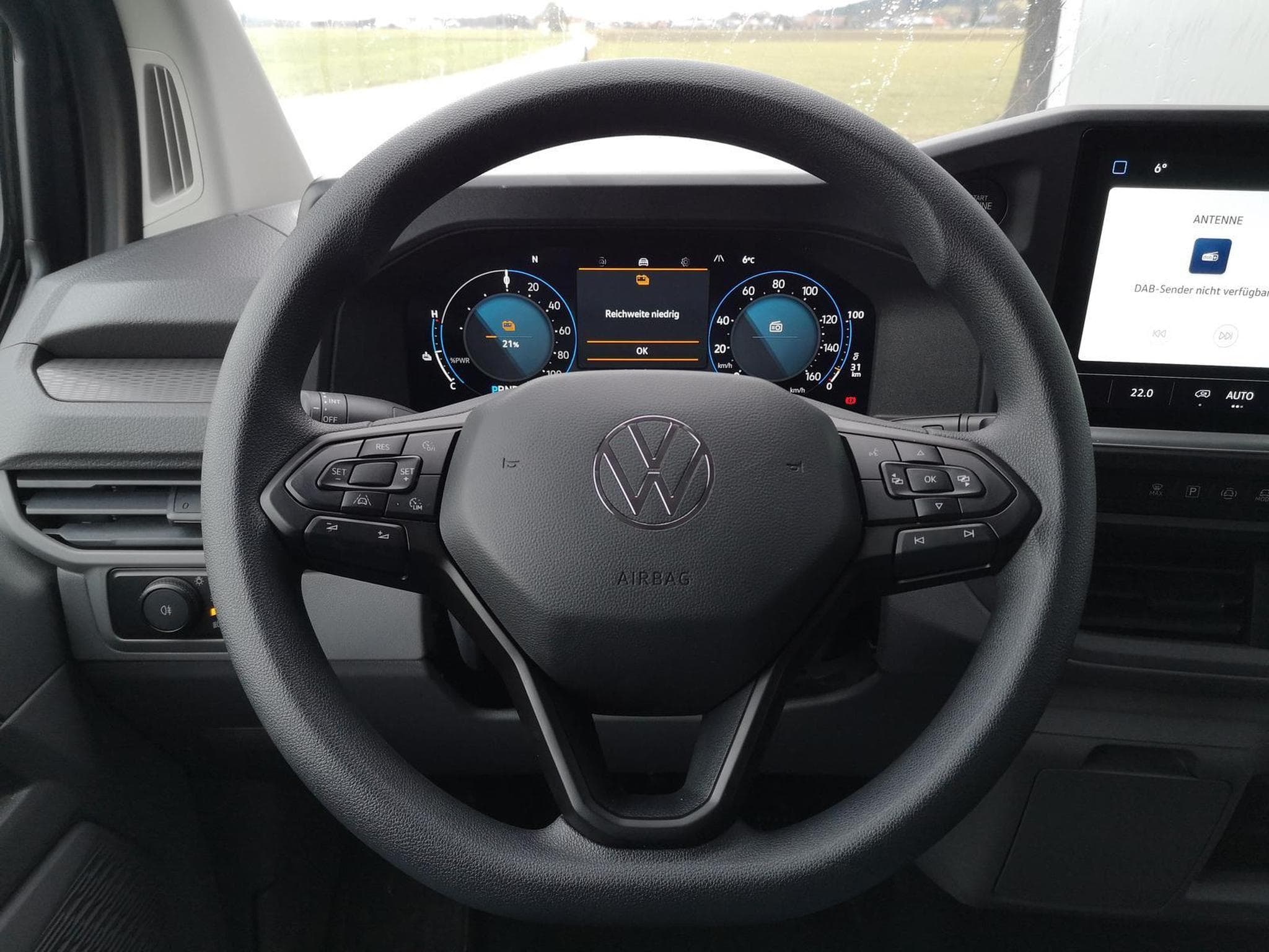 VW T7 BEV 100 kW RWD LR (2026) - Photo 6