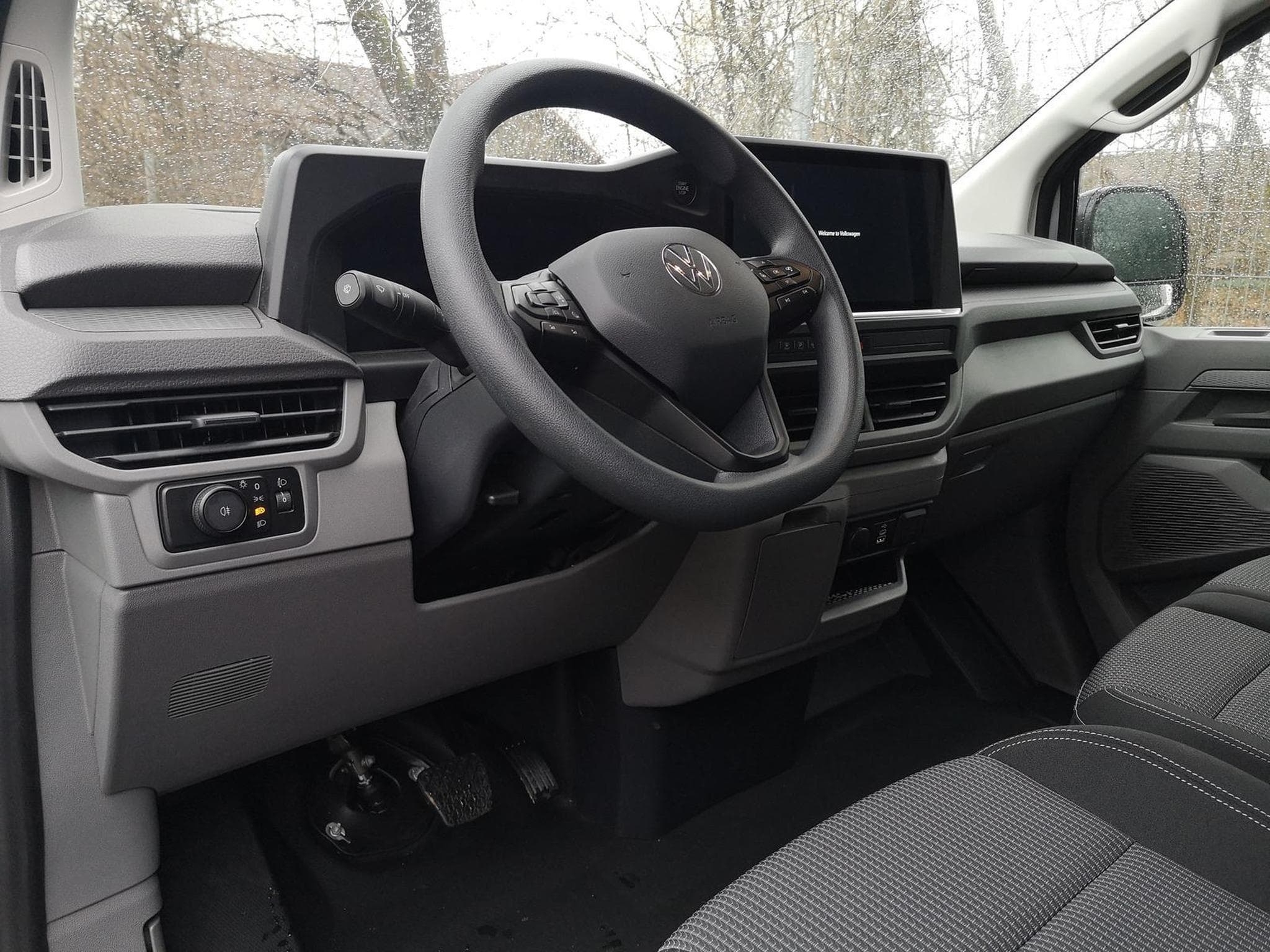 VW T7 BEV 100 kW RWD LR (2026) - Photo 5