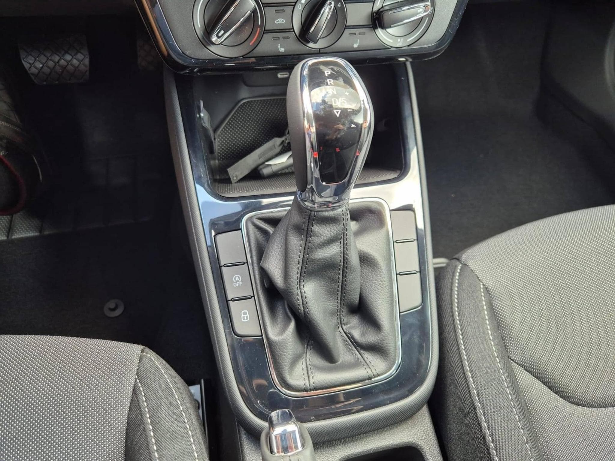 Skoda Fabia 1.0 TSI 115PS (2025) - Photo 19