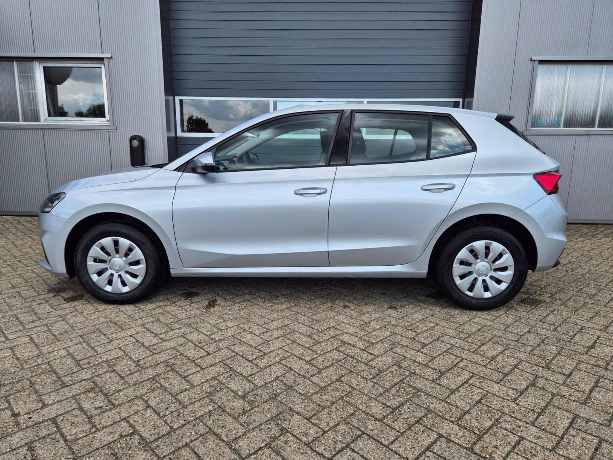Skoda Fabia 1.0 TSI 115PS (2025) - Photo 2