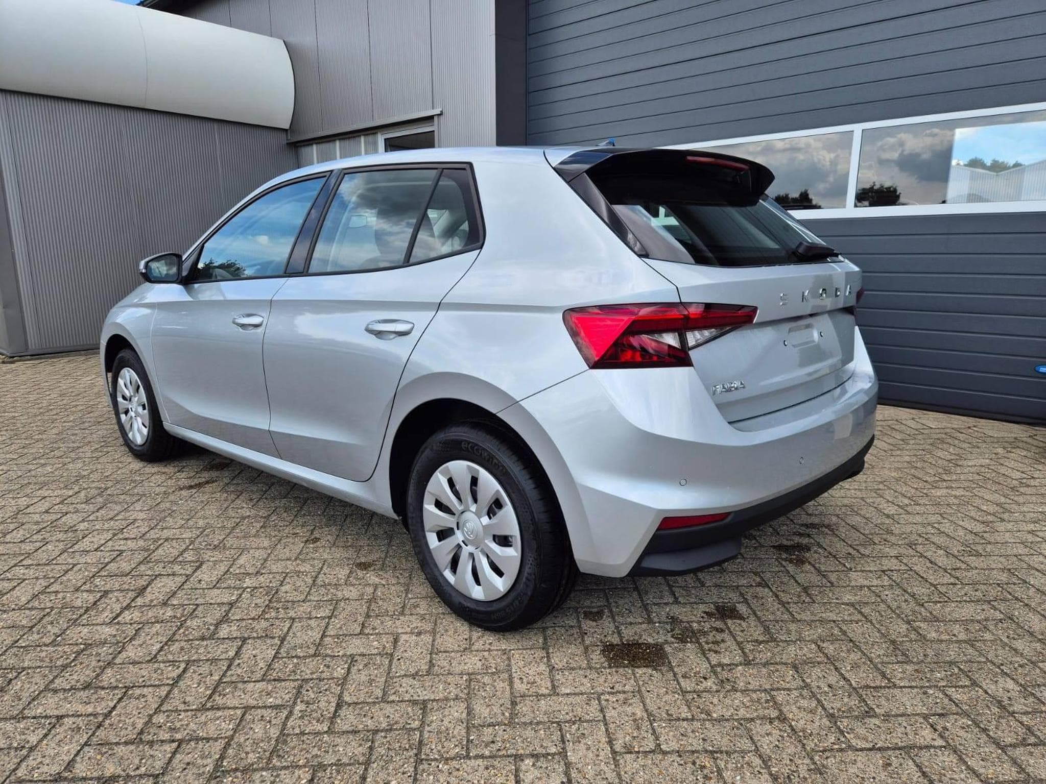 Skoda Fabia 1.0 TSI 115PS (2025) - Photo 3