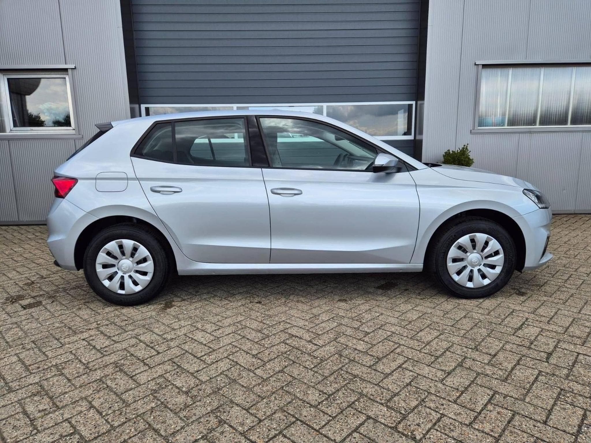 Skoda Fabia 1.0 TSI 115PS (2025) - Photo 6