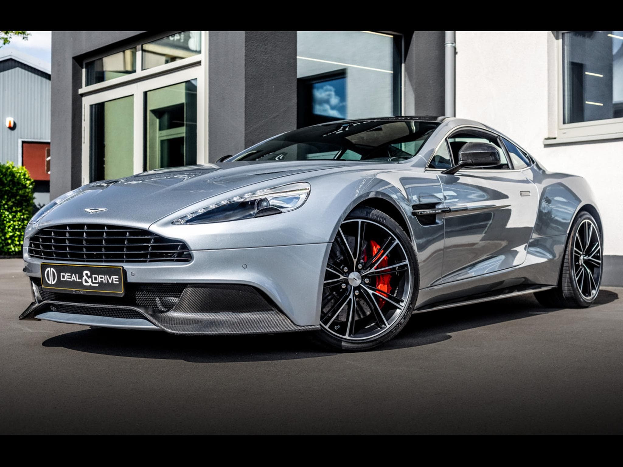 Aston-Martin Vanquish II COUPE 6.0 V12 (574 CH) - SKYFALL METALLIC (2013) - Foto 1