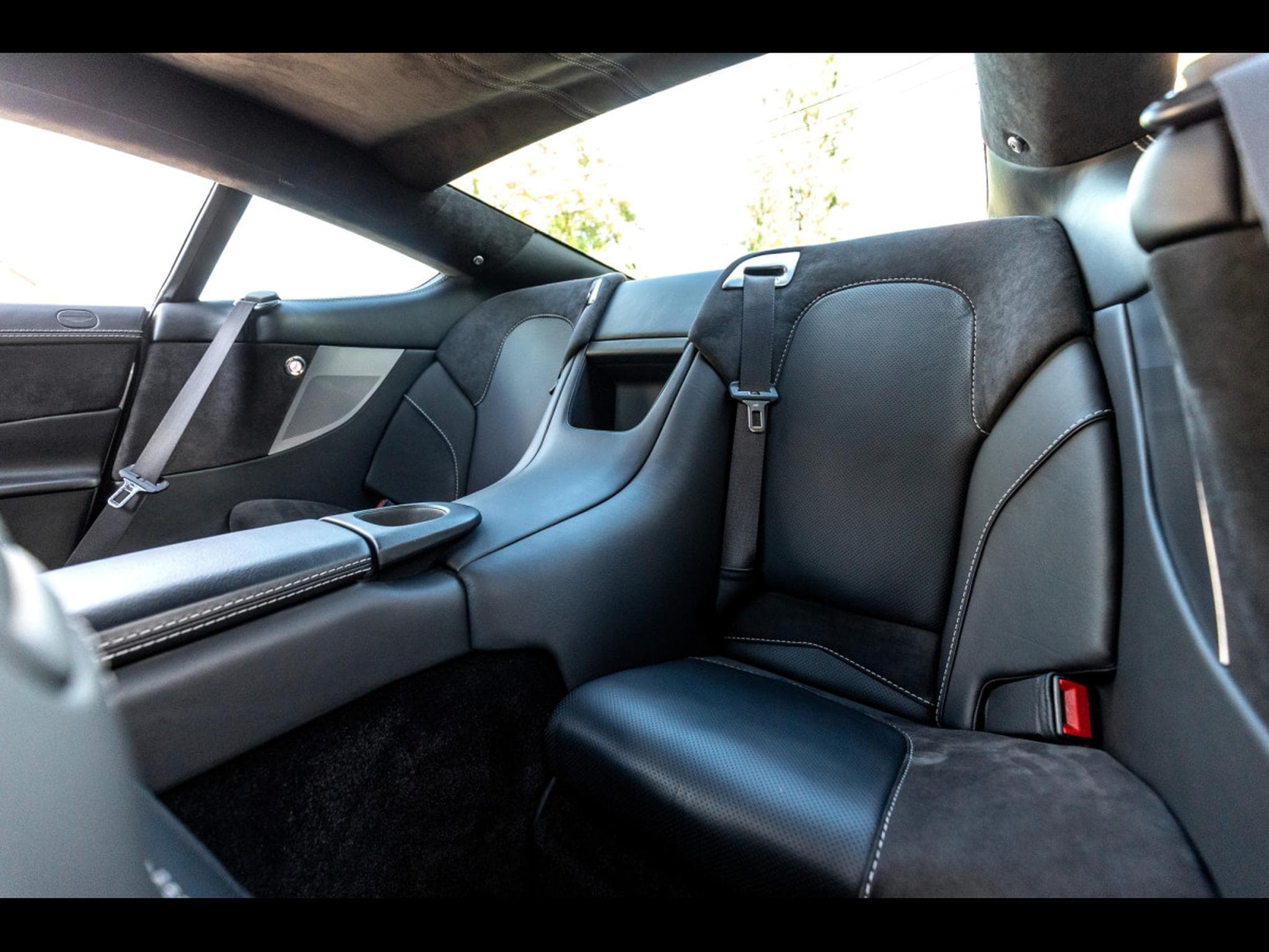 Aston-Martin Vanquish II COUPE 6.0 V12 (574 CH) - SKYFALL METALLIC (2013) - Foto 14