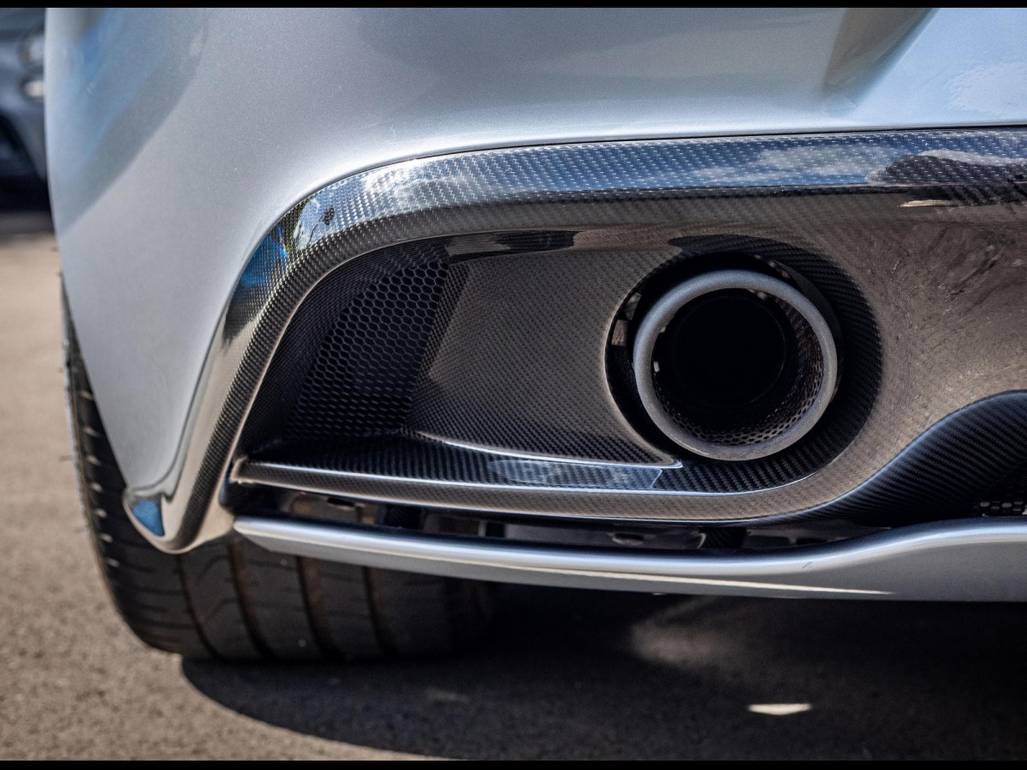 Aston-Martin Vanquish II COUPE 6.0 V12 (574 CH) - SKYFALL METALLIC (2013) - Foto 22