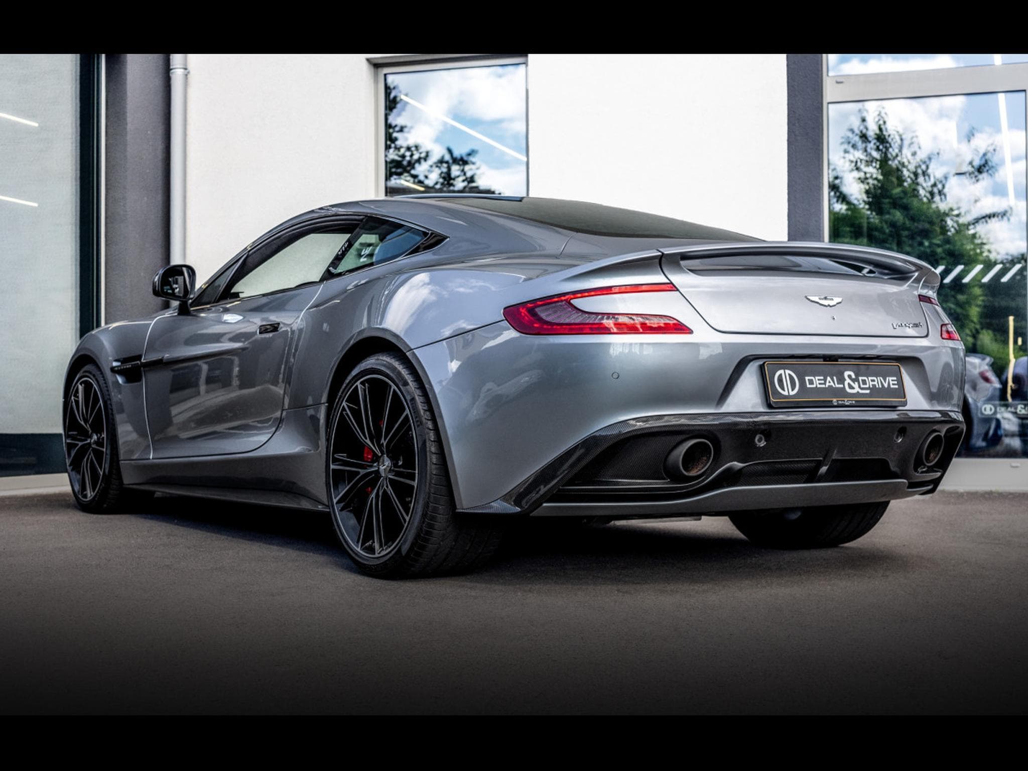 Aston-Martin Vanquish II COUPE 6.0 V12 (574 CH) - SKYFALL METALLIC (2013) - Foto 3