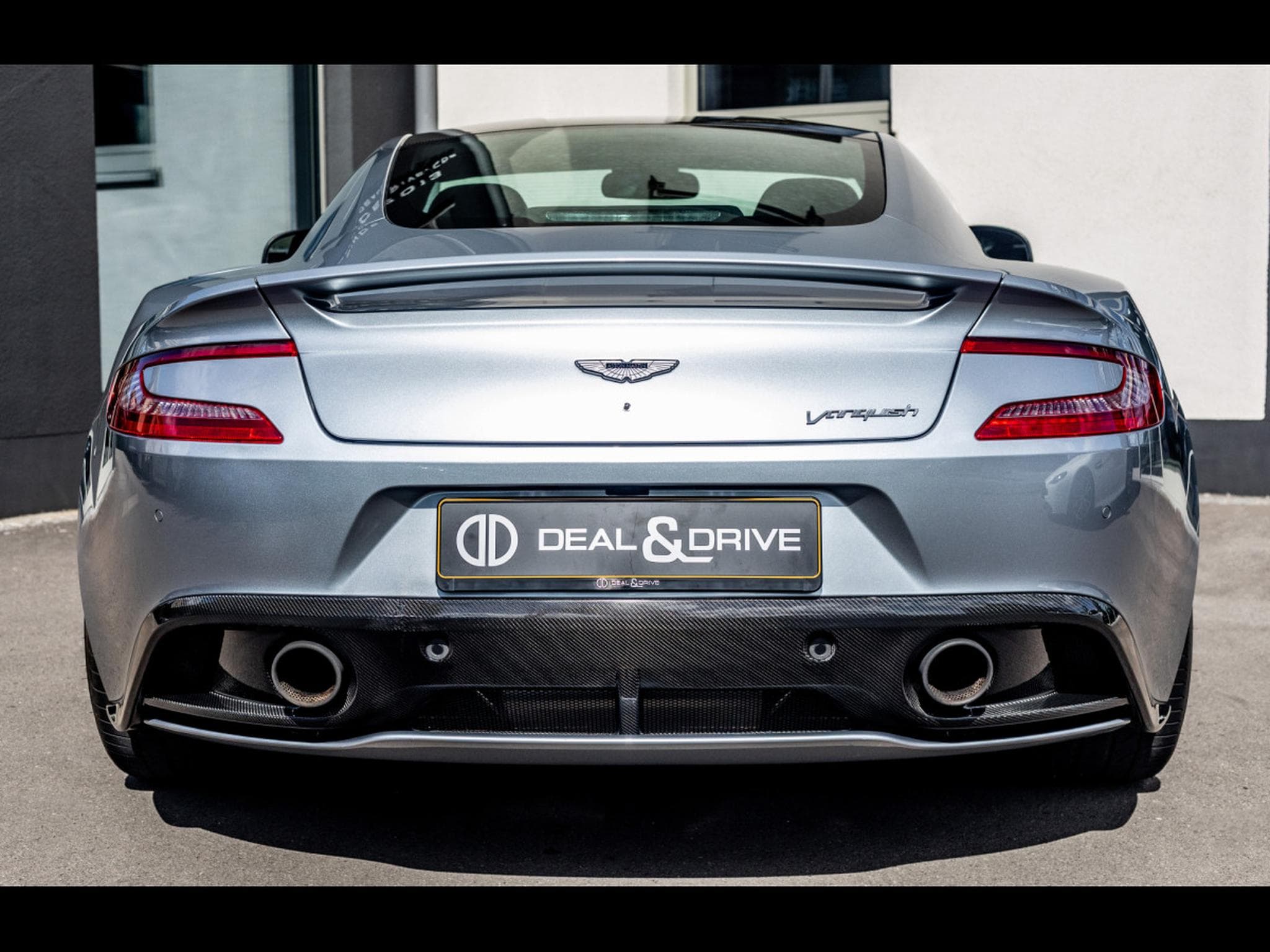 Aston-Martin Vanquish II COUPE 6.0 V12 (574 CH) - SKYFALL METALLIC (2013) - Foto 4