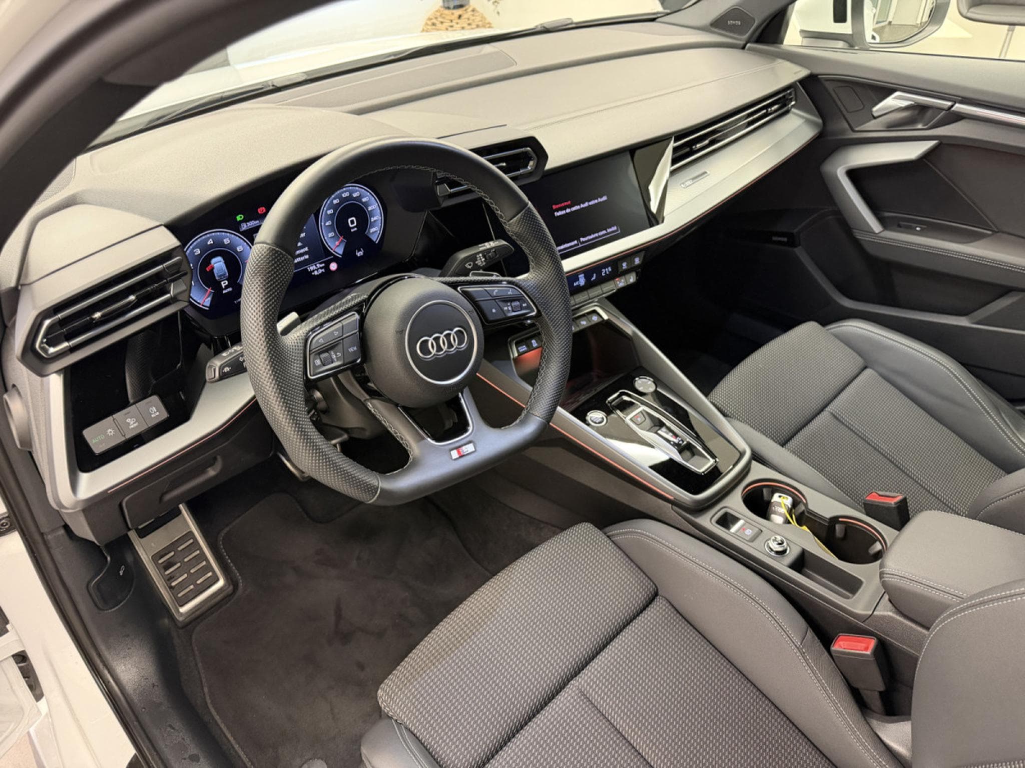 Audi A3 Sportback S line 35 TFSI 150 CV / 110 KW S tronic (2024) - Photo 4