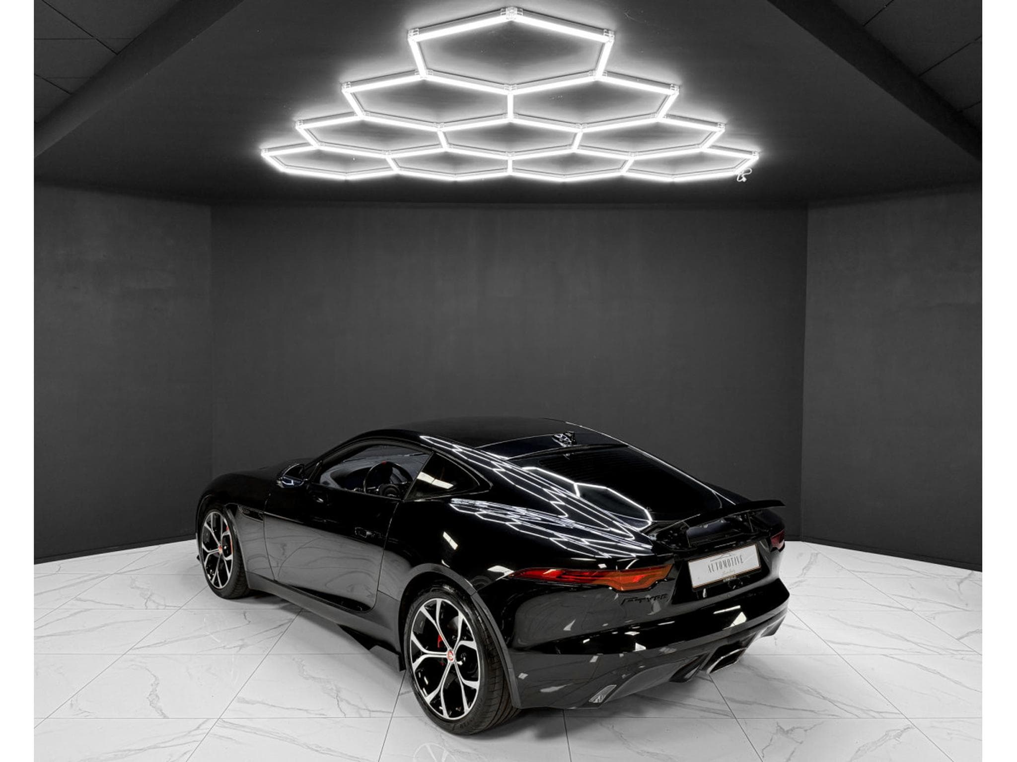 Jaguar F-Type P300 - full service (2021) - Photo 3