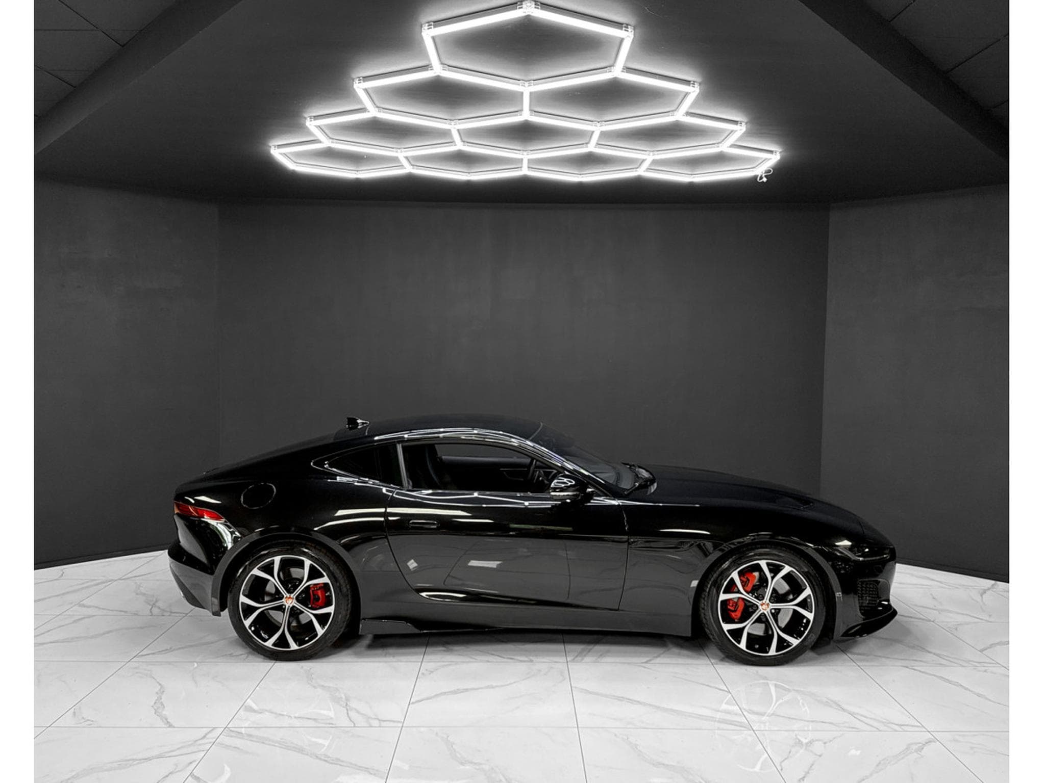 Jaguar F-Type P300 - full service (2021) - Photo 6