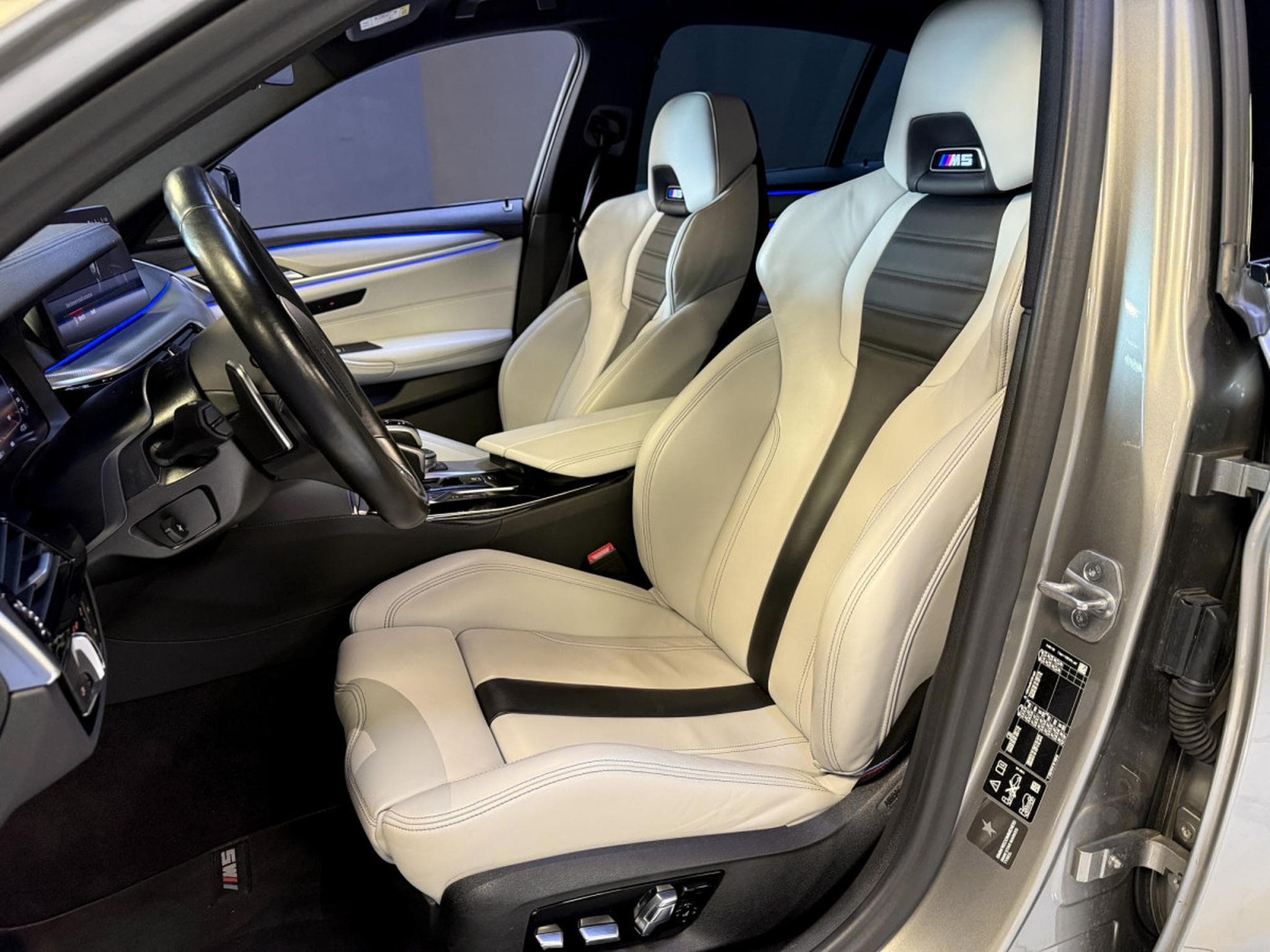 BMW M5 COMPETITION LCI (2022) - Photo 11