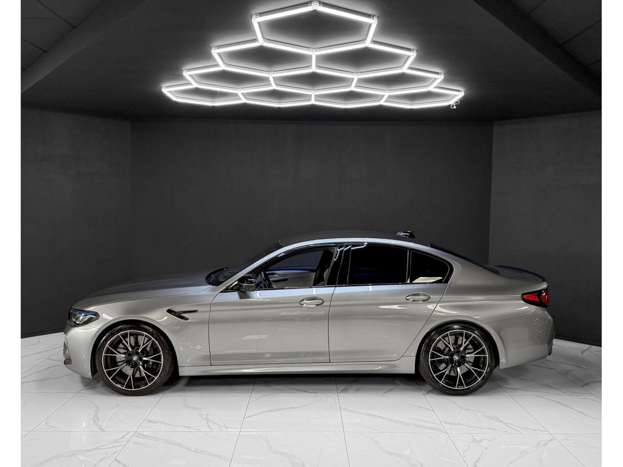 BMW M5 COMPETITION LCI (2022) - Photo 2