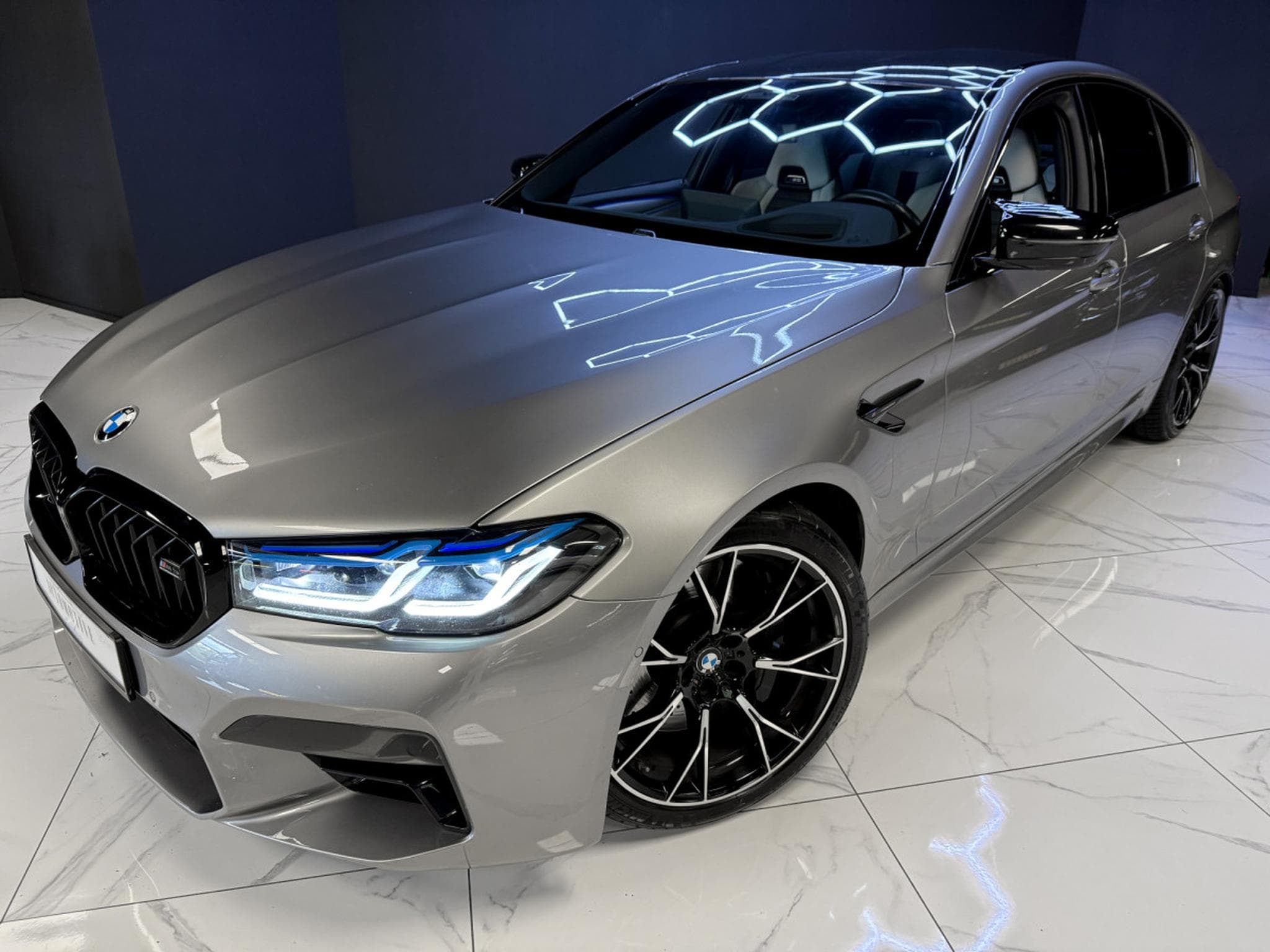 BMW M5 COMPETITION LCI (2022) - Photo 9