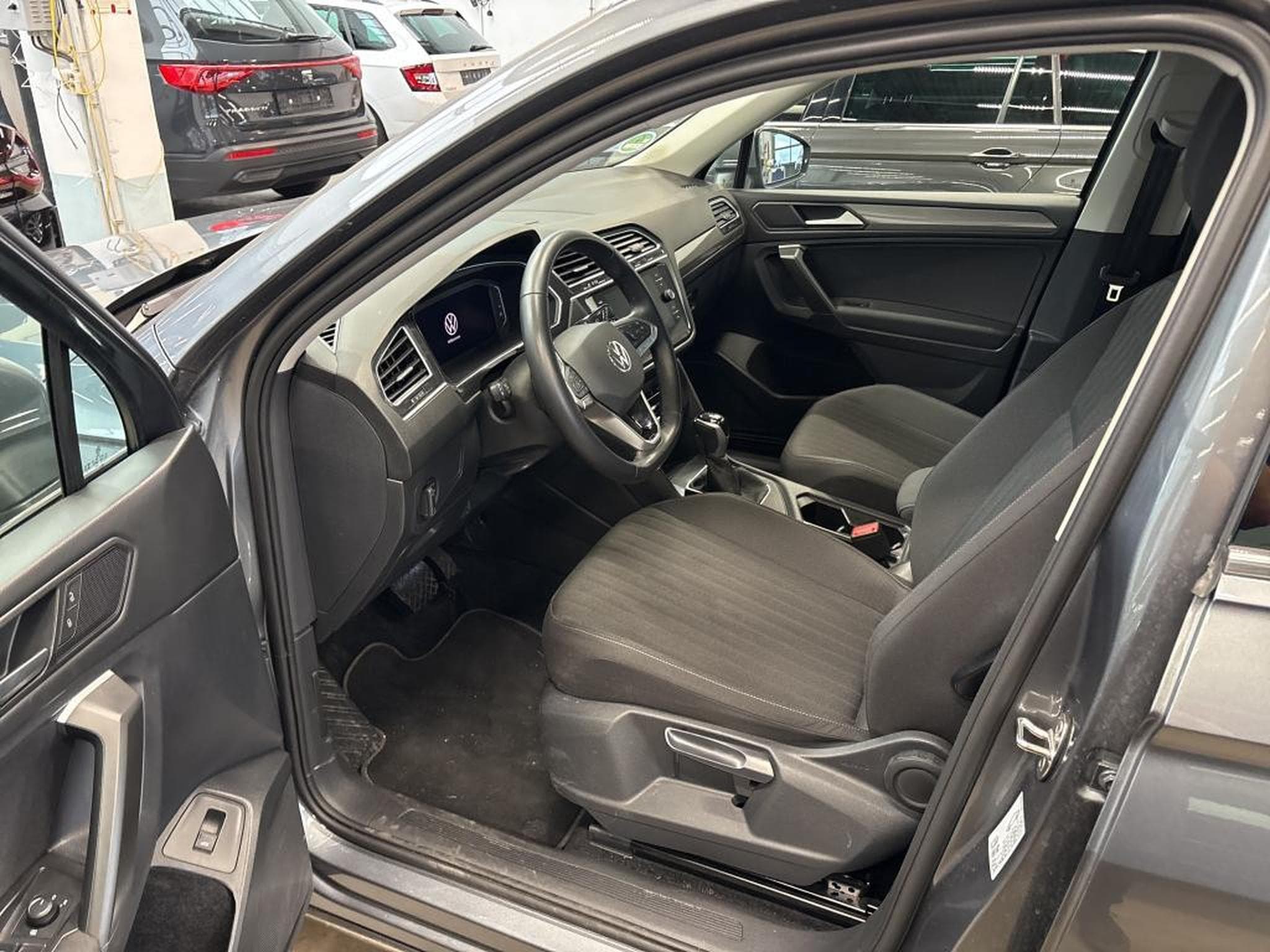 VW Tiguan Life 1.5 TSI 150 CV DSG7 *7 PLACES *ATTELAGE* *HAYON* (2025) - Photo 7