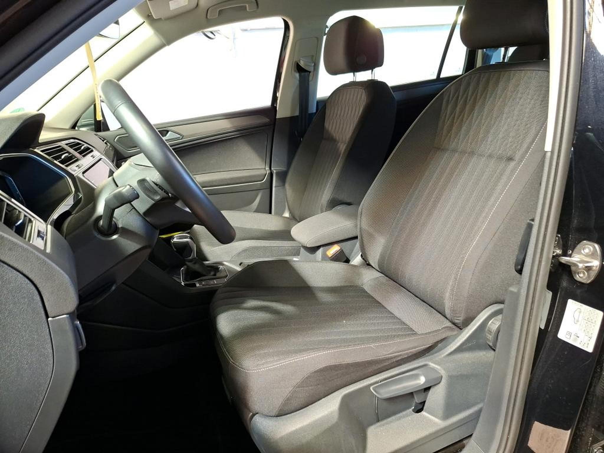 VW Tiguan Life 1.5 TSI 150 CV DSG7 *7 PLACES *ATTELAGE* *HAYON* (2025) - Photo 6