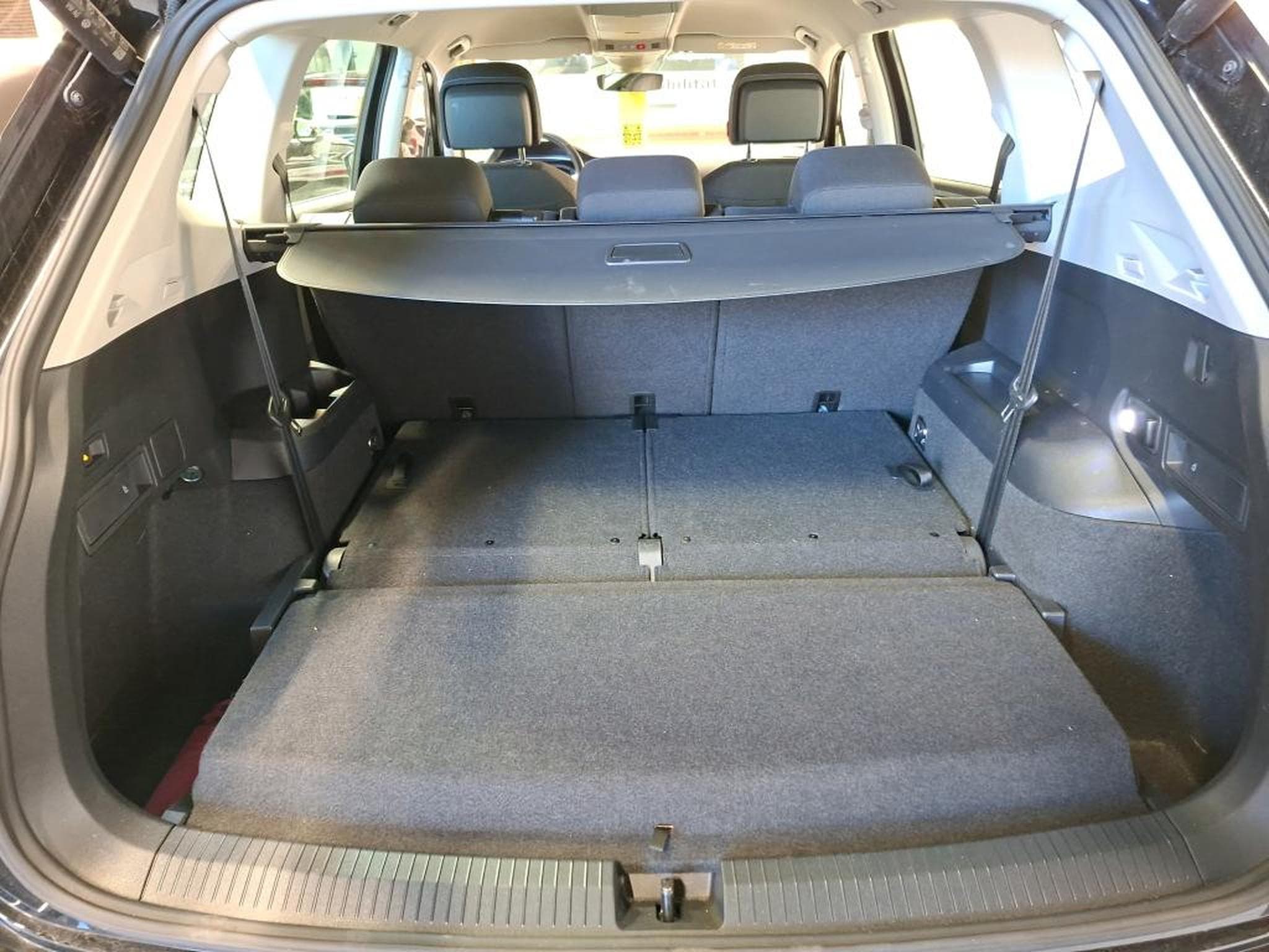 VW Tiguan Life 1.5 TSI 150 CV DSG7 *7 PLACES *ATTELAGE* *HAYON* (2025) - Photo 8