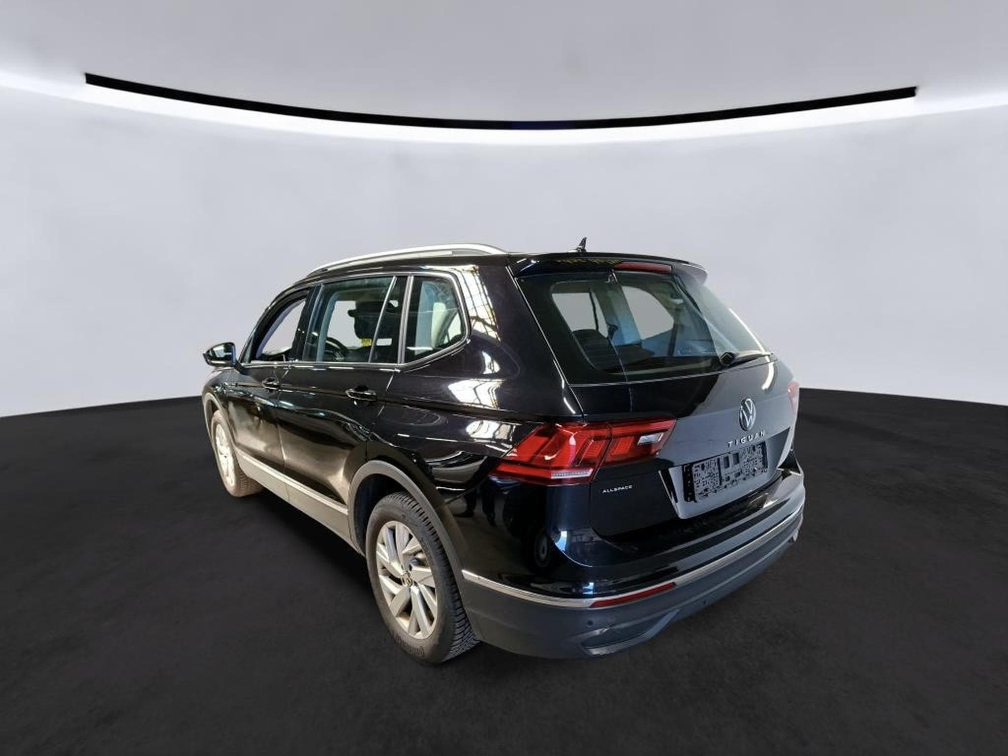 VW Tiguan Life 1.5 TSI 150 CV DSG7 *7 PLACES *ATTELAGE* *HAYON* (2025) - Photo 4
