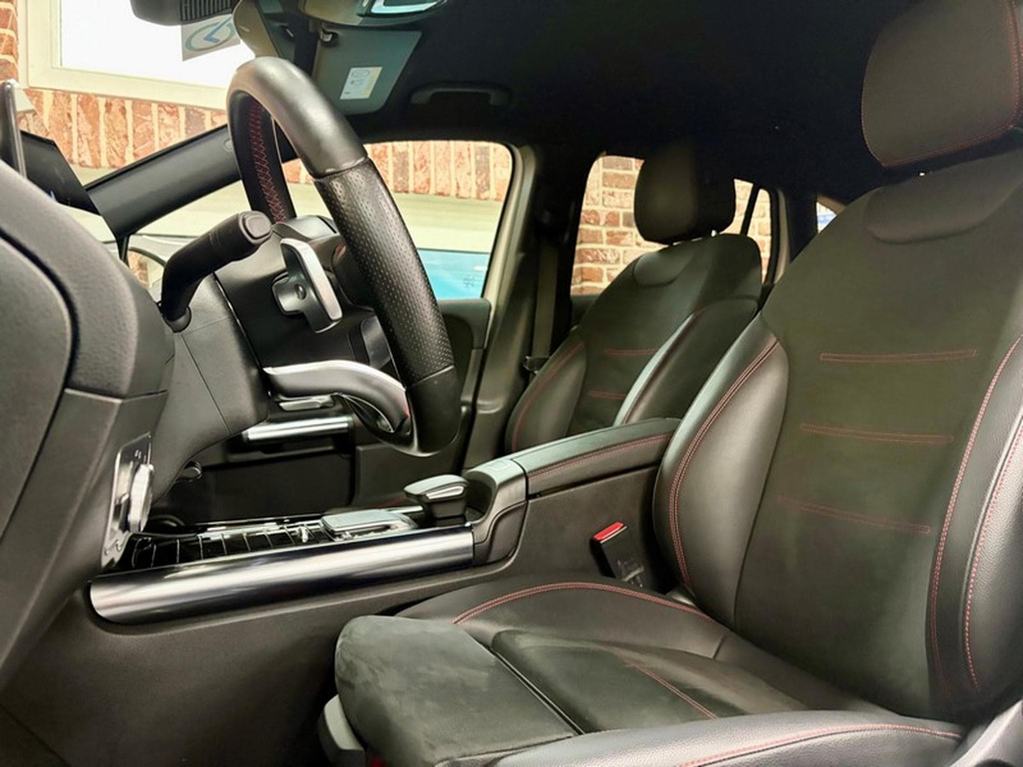 Mercedes GLA 200 GLA 200d 2.0 150cv Auto AMG-LINE (2021) - Photo 5