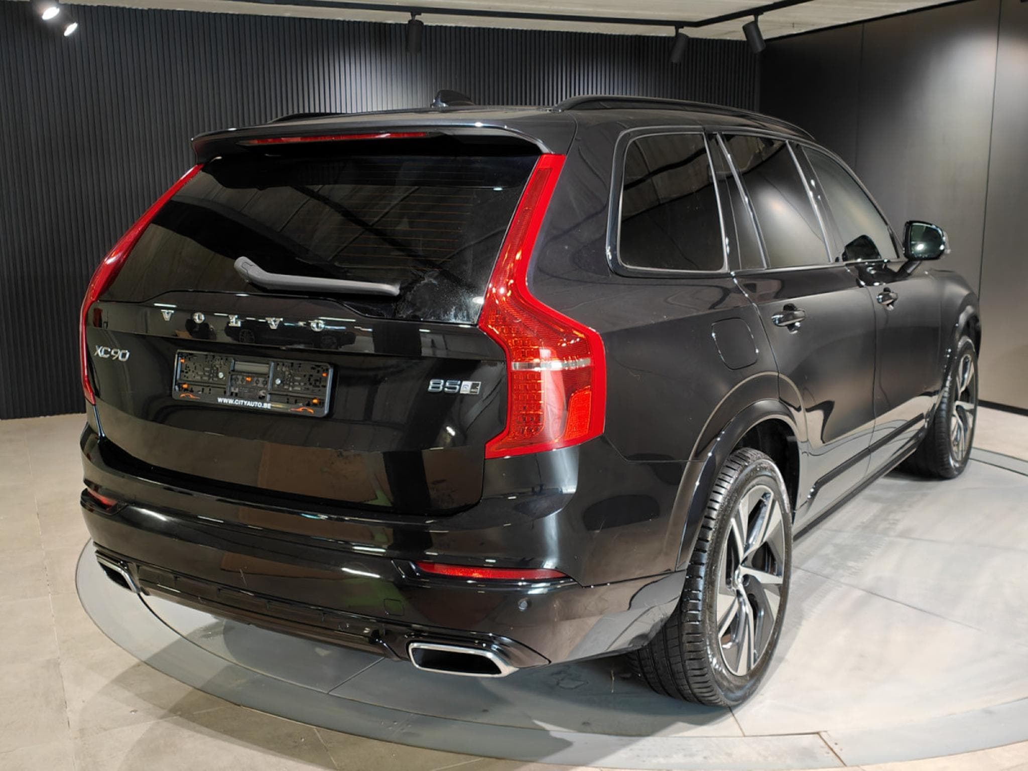 Volvo XC90 B5 AWD R-DESIGN 7 PLACES TOIT OUVRANT CARPLAY CAMERA (2019) - Foto 3